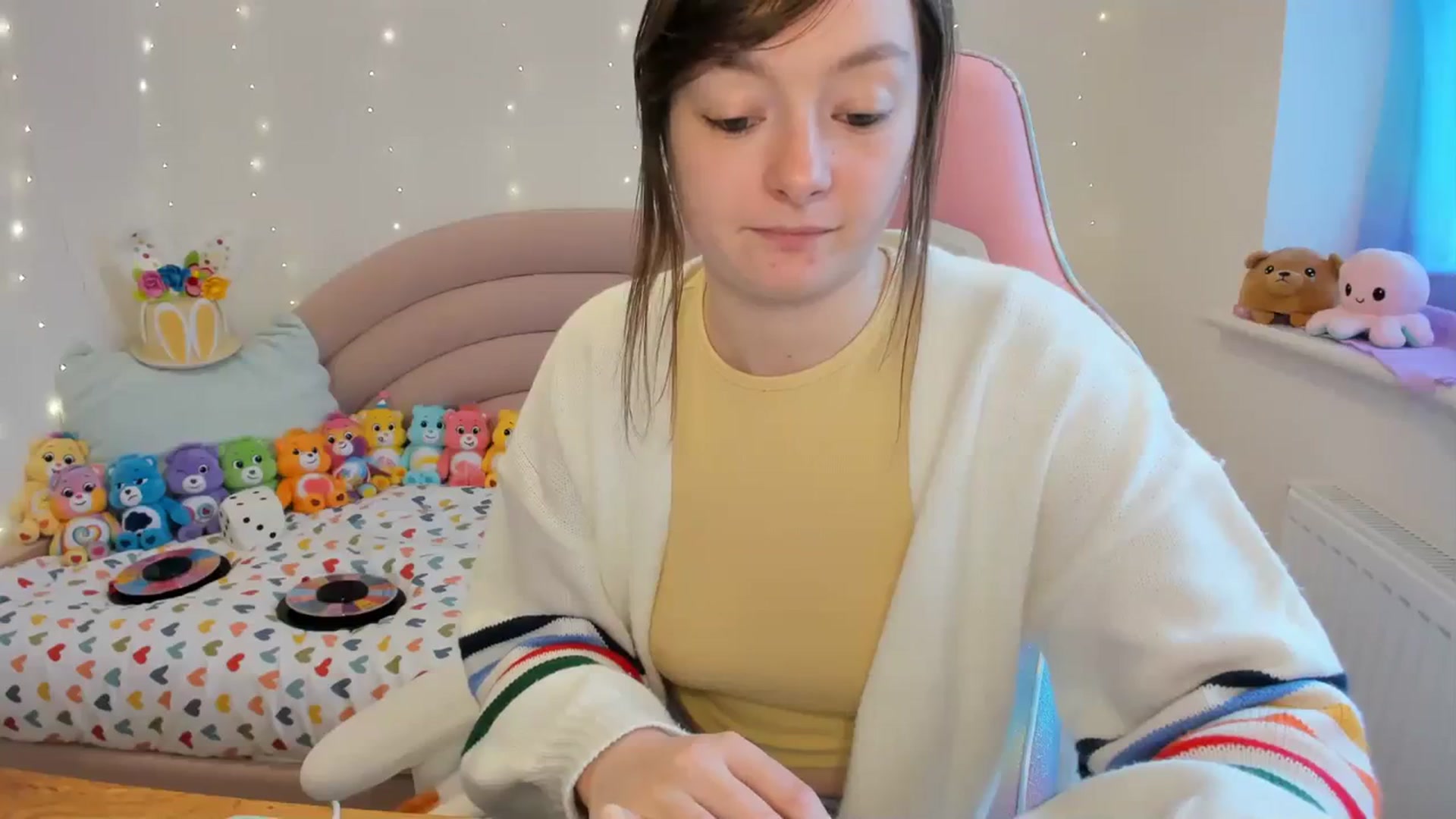 Gallery image thumbnail from JessieBear_'s myfreecams stream on, 03/14/2024, 18:52 image 3 of 20