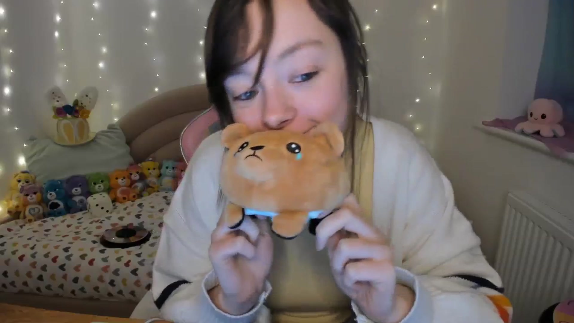 Gallery image thumbnail from JessieBear_'s myfreecams stream on, 03/14/2024, 18:52 image 20 of 20