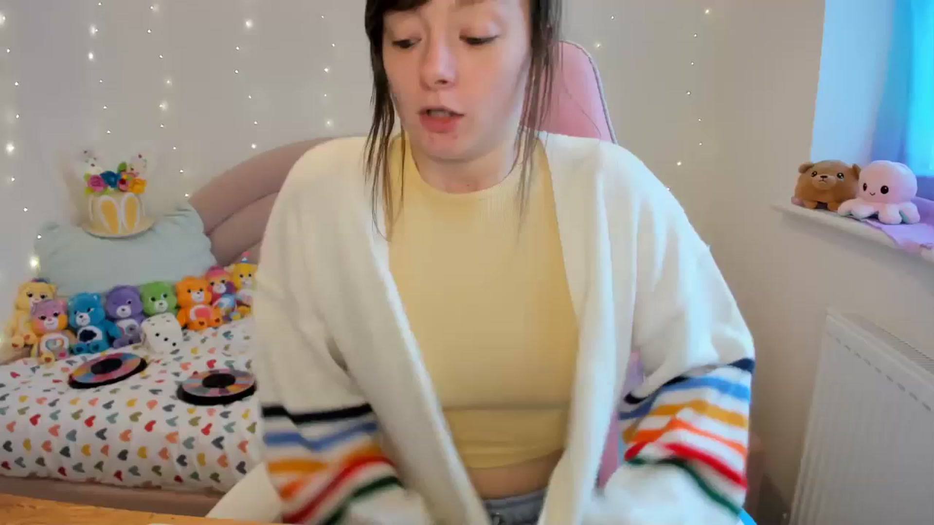 Gallery image thumbnail from JessieBear_'s myfreecams stream on, 03/14/2024, 18:52 image 1 of 20