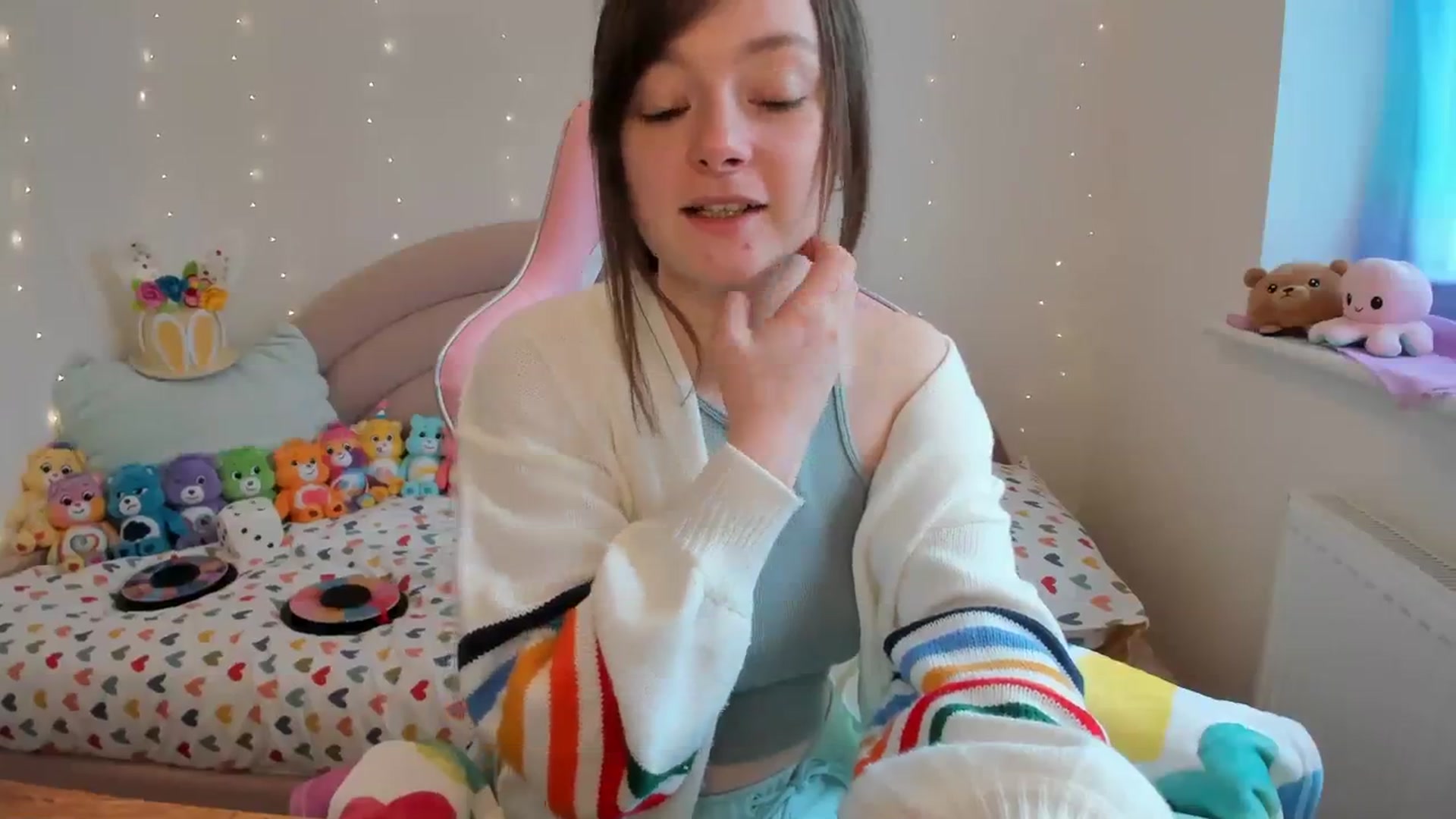 Gallery image thumbnail from JessieBear_'s myfreecams stream on, 03/15/2024, 15:24 image 8 of 20
