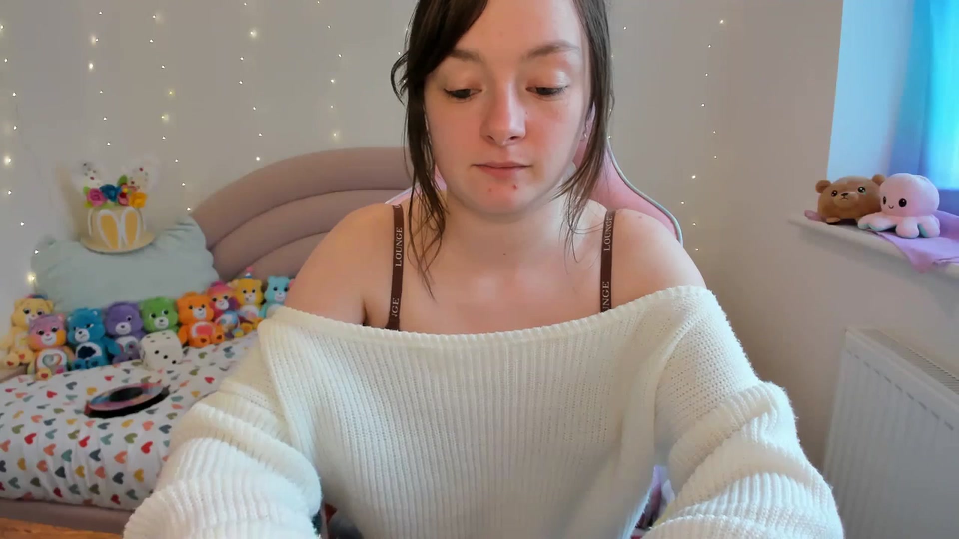 Gallery image thumbnail from JessieBear_'s myfreecams stream on, 03/18/2024, 15:37 image 5 of 20