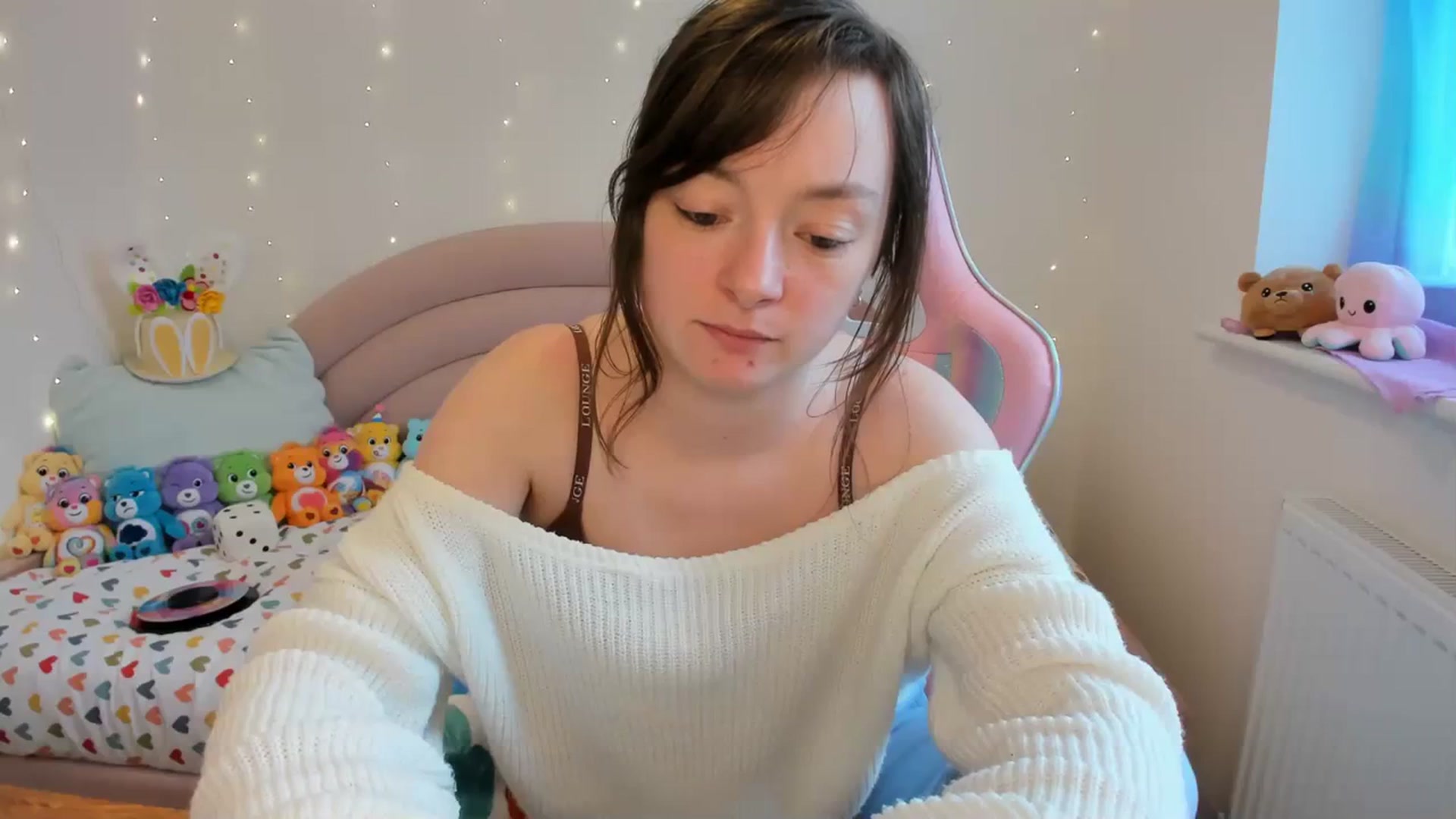 Gallery image thumbnail from JessieBear_'s myfreecams stream on, 03/18/2024, 16:58 image 10 of 20