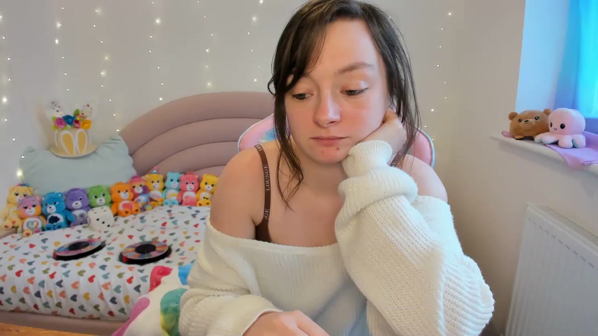 Gallery image thumbnail from JessieBear_'s myfreecams stream on, 03/18/2024, 16:58 image 16 of 20