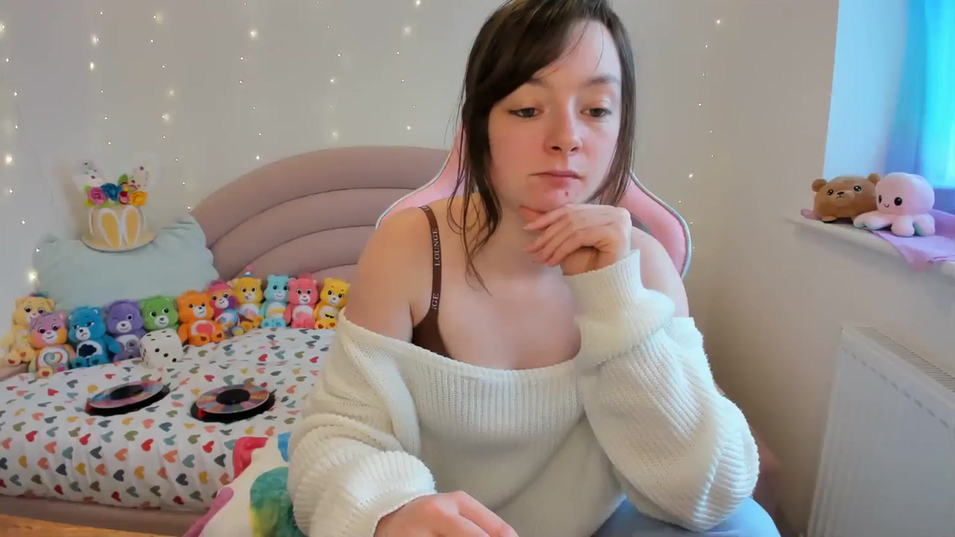 Gallery image thumbnail from JessieBear_'s myfreecams stream on, 03/18/2024, 16:58 image 7 of 20