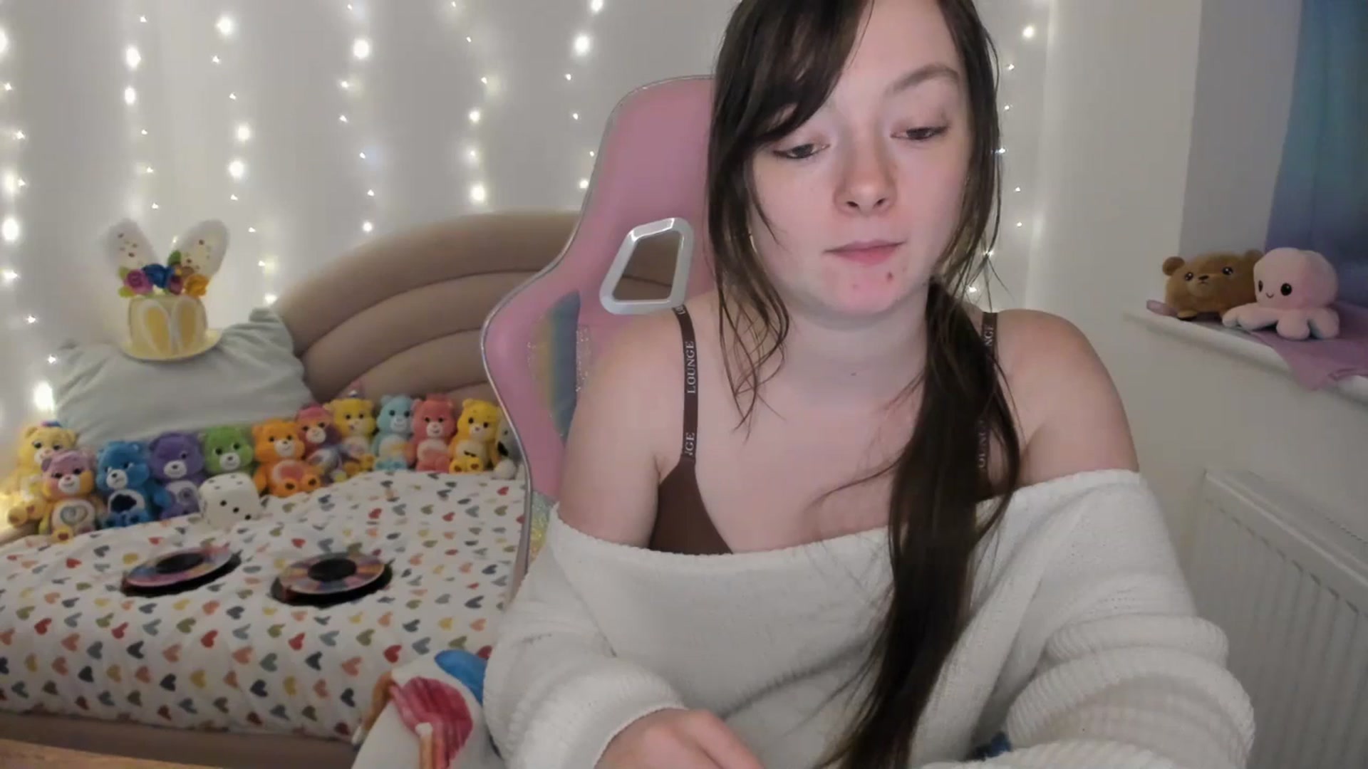 Gallery image thumbnail from JessieBear_'s myfreecams stream on, 03/18/2024, 20:27 image 13 of 20