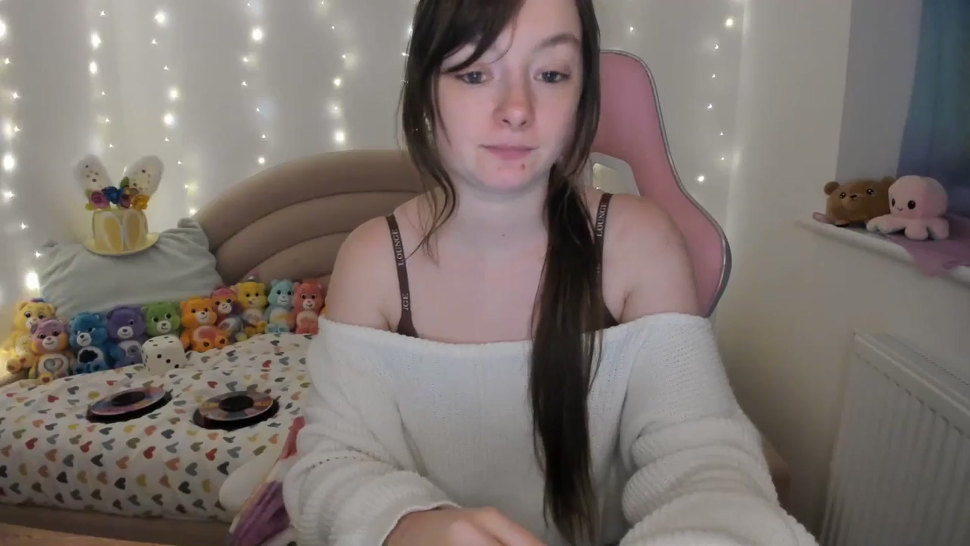 Gallery image thumbnail from JessieBear_'s myfreecams stream on, 03/18/2024, 20:27 image 3 of 20