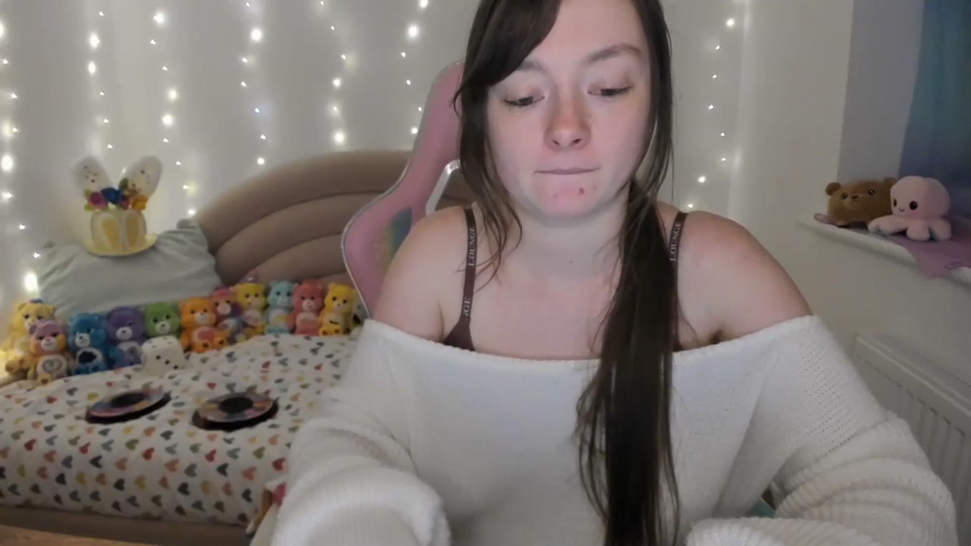 Gallery image thumbnail from JessieBear_'s myfreecams stream on, 03/18/2024, 20:27 image 8 of 20