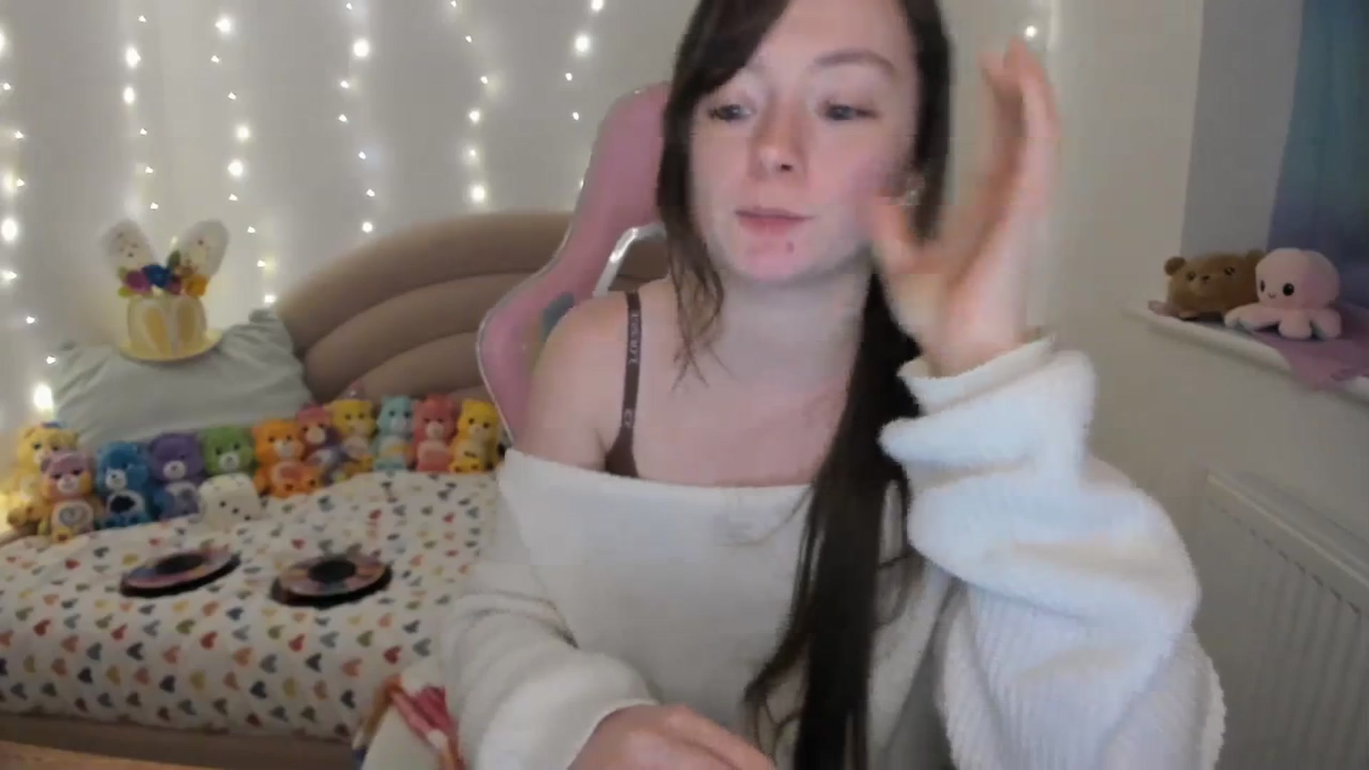 Gallery image thumbnail from JessieBear_'s myfreecams stream on, 03/18/2024, 20:27 image 15 of 20