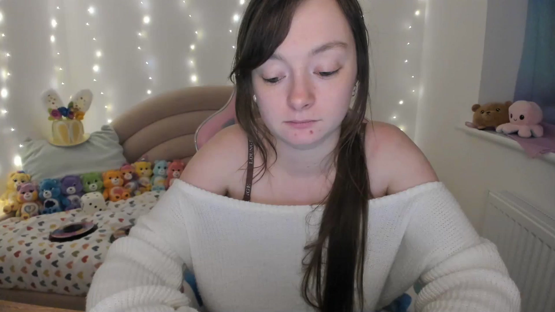 Gallery image thumbnail from JessieBear_'s myfreecams stream on, 03/18/2024, 20:27 image 7 of 20