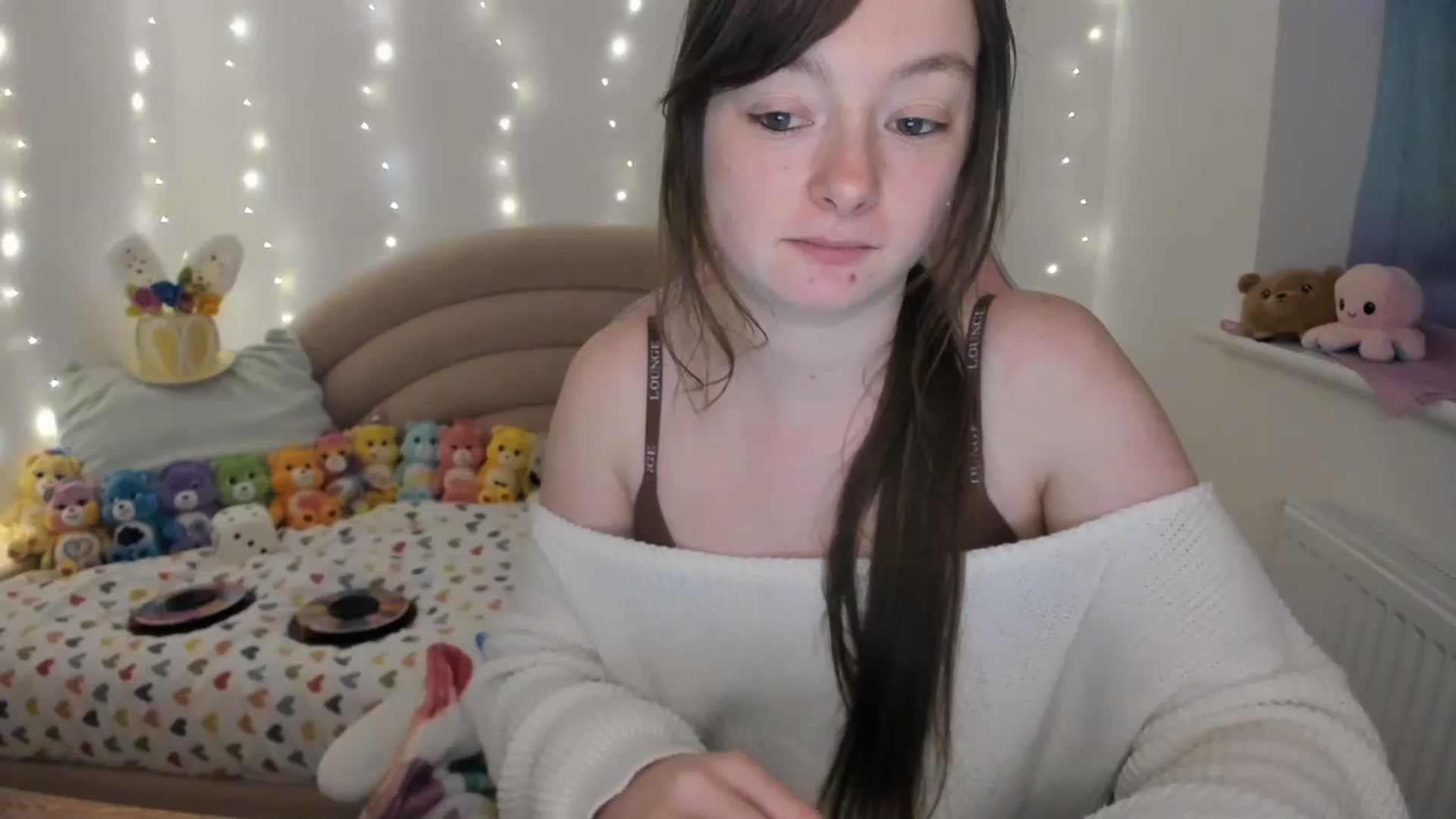 Gallery image thumbnail from JessieBear_'s myfreecams stream on, 03/18/2024, 20:27 image 5 of 20