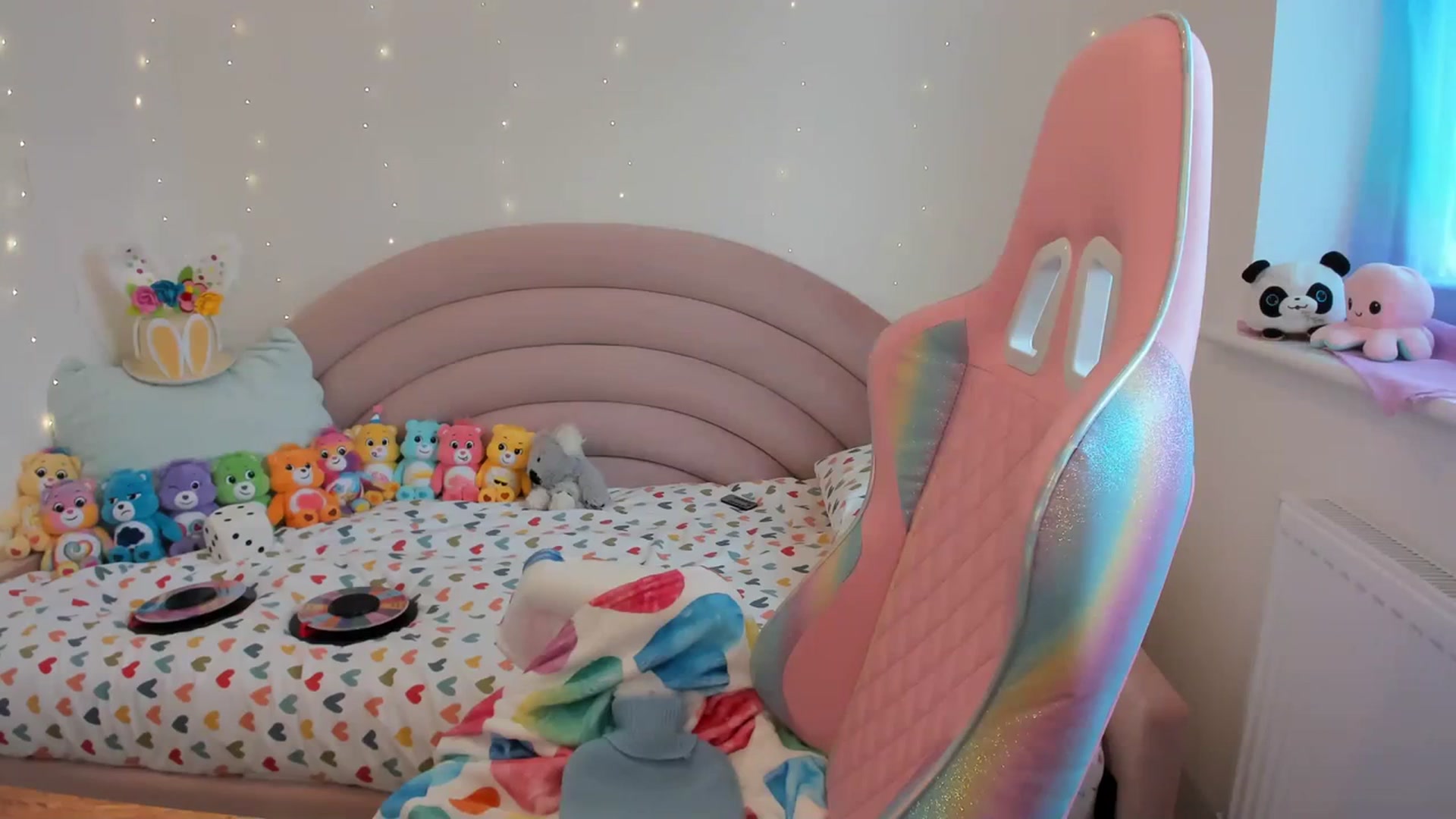 Gallery image thumbnail from JessieBear_'s myfreecams stream on, 03/19/2024, 18:08 image 9 of 20