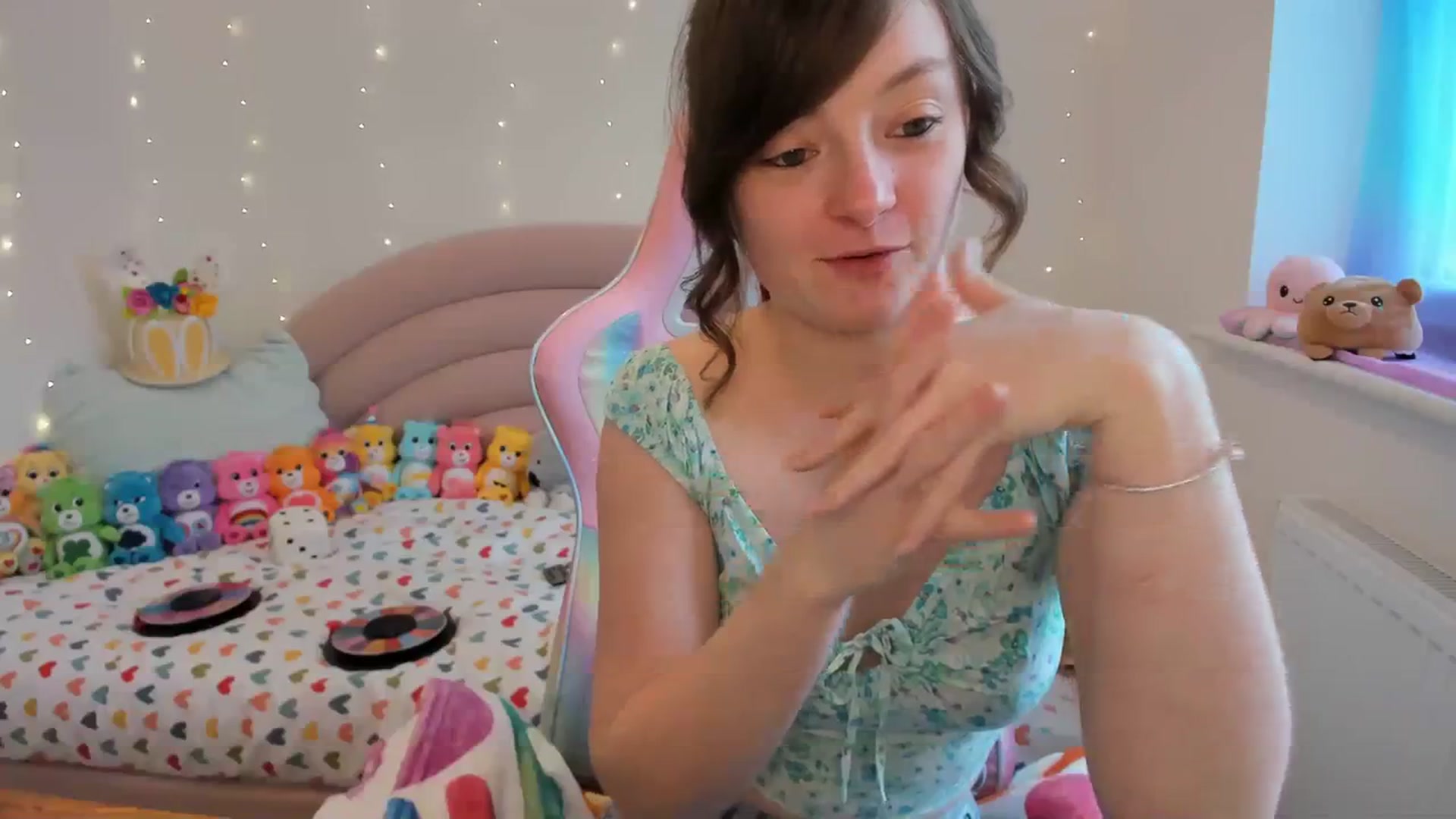 Gallery image thumbnail from JessieBear_'s myfreecams stream on, 03/21/2024, 15:46 image 14 of 20