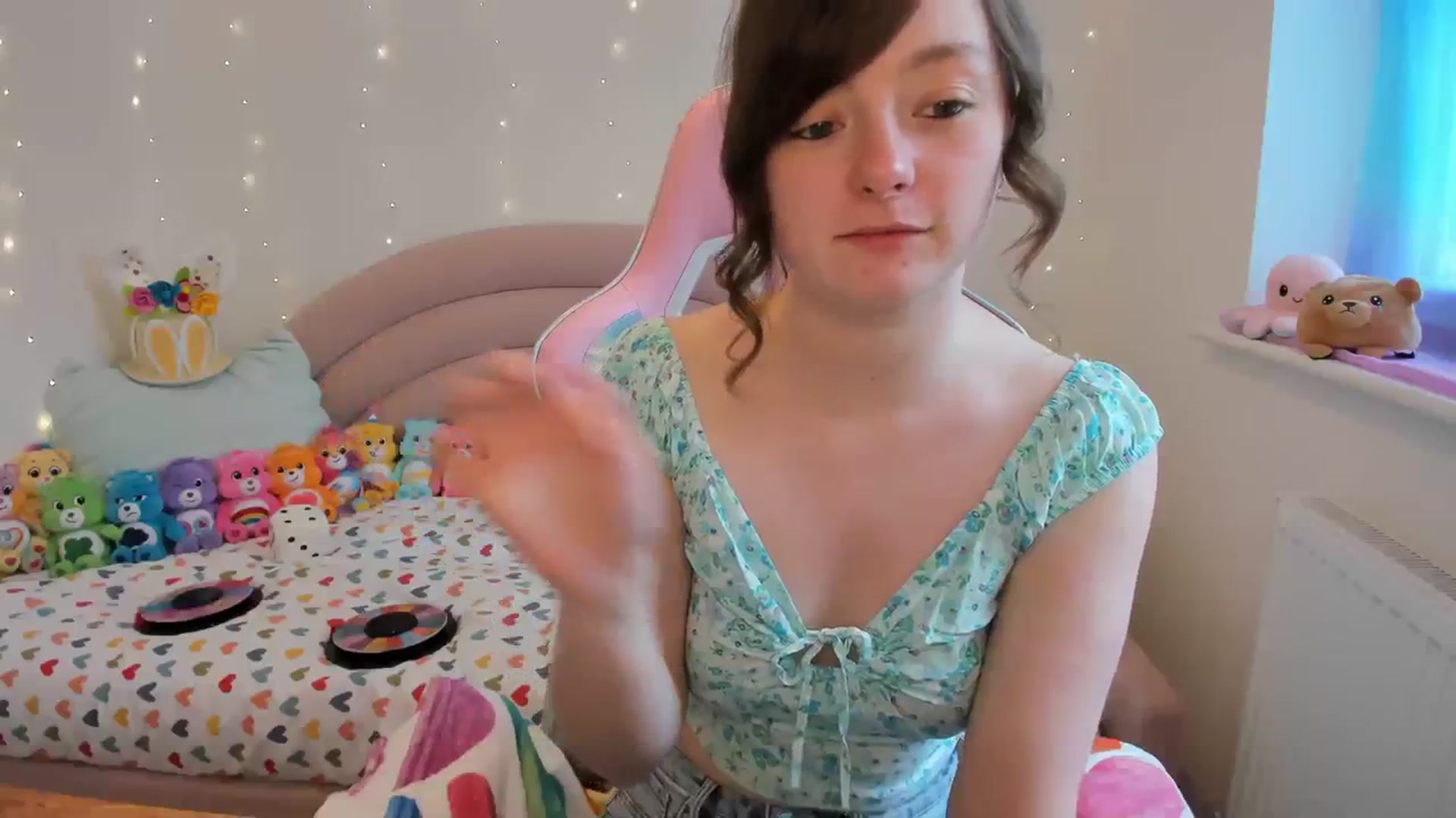 Gallery image thumbnail from JessieBear_'s myfreecams stream on, 03/21/2024, 15:46 image 15 of 20