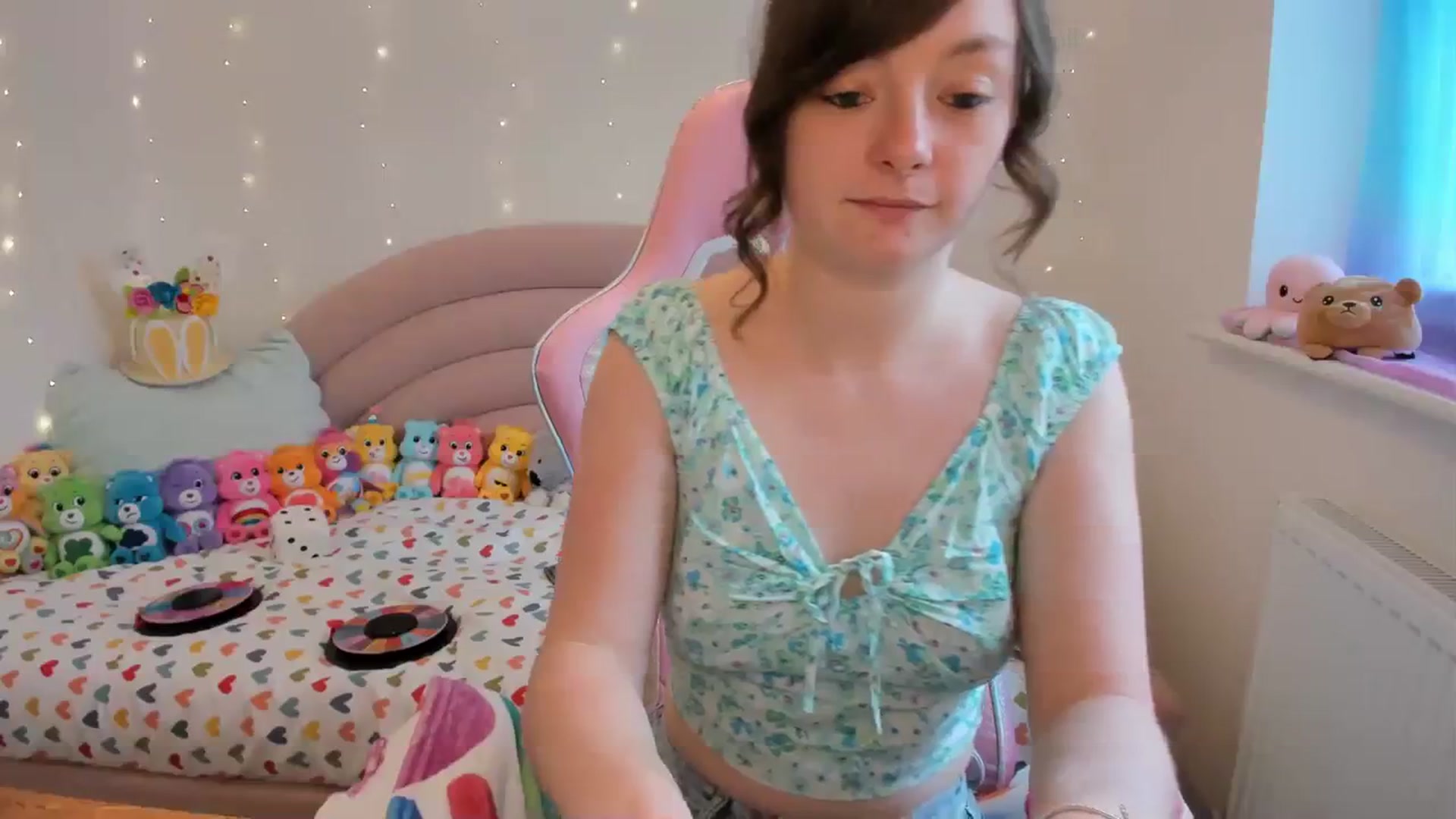 Gallery image thumbnail from JessieBear_'s myfreecams stream on, 03/21/2024, 15:46 image 16 of 20