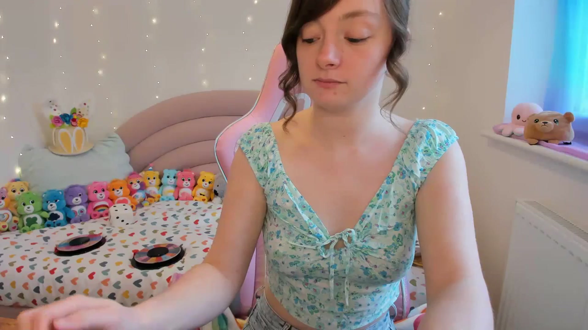 Gallery image thumbnail from JessieBear_'s myfreecams stream on, 03/21/2024, 15:46 image 18 of 20