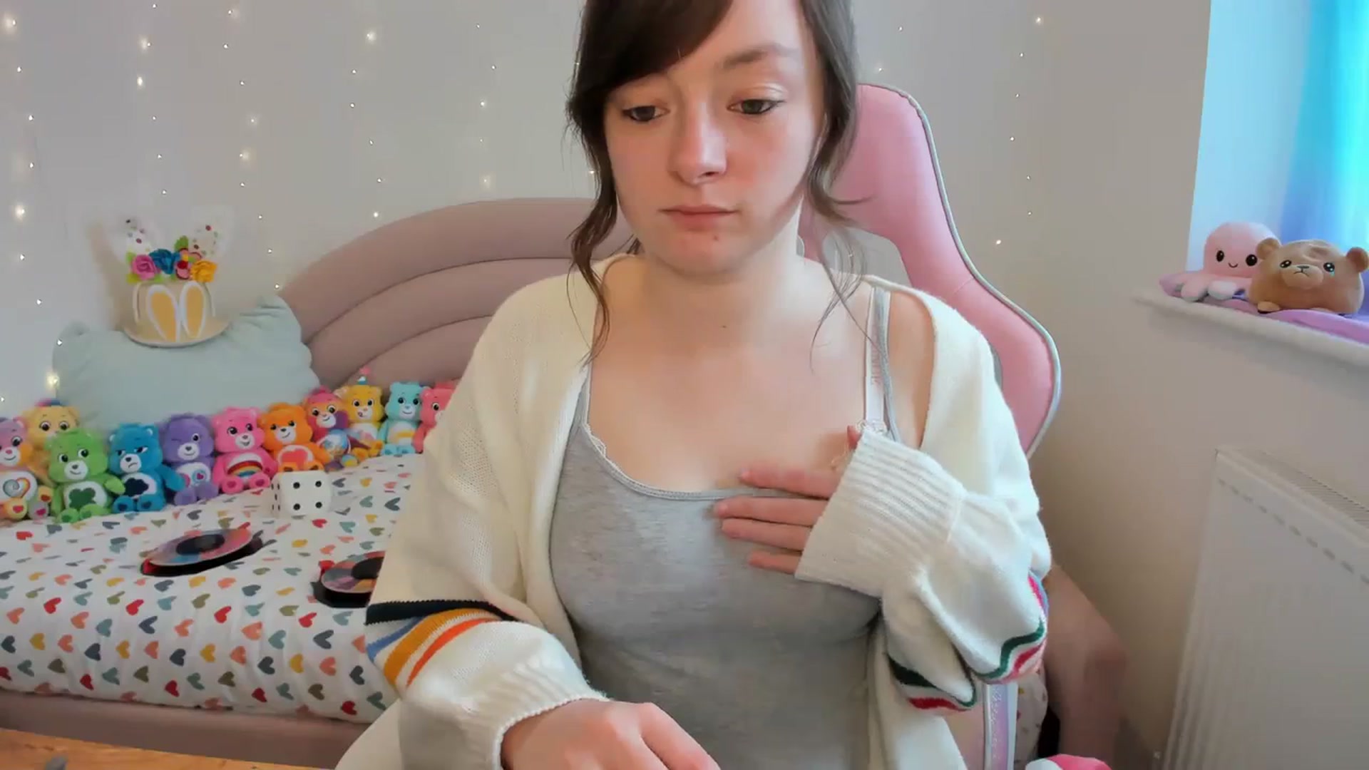 Gallery image thumbnail from JessieBear_'s myfreecams stream on, 03/22/2024, 16:08 image 13 of 20