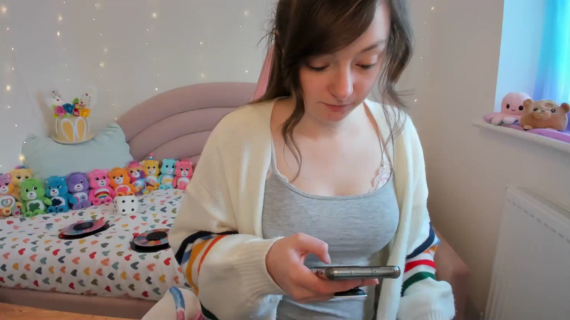 Gallery image thumbnail from JessieBear_'s myfreecams stream on, 03/22/2024, 16:08 image 4 of 20
