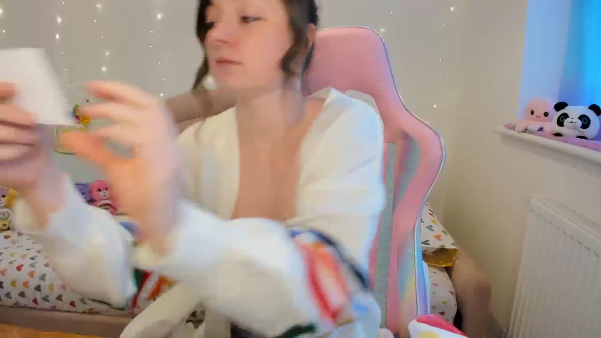 Gallery image thumbnail from JessieBear_'s myfreecams stream on, 03/22/2024, 18:33 image 13 of 20