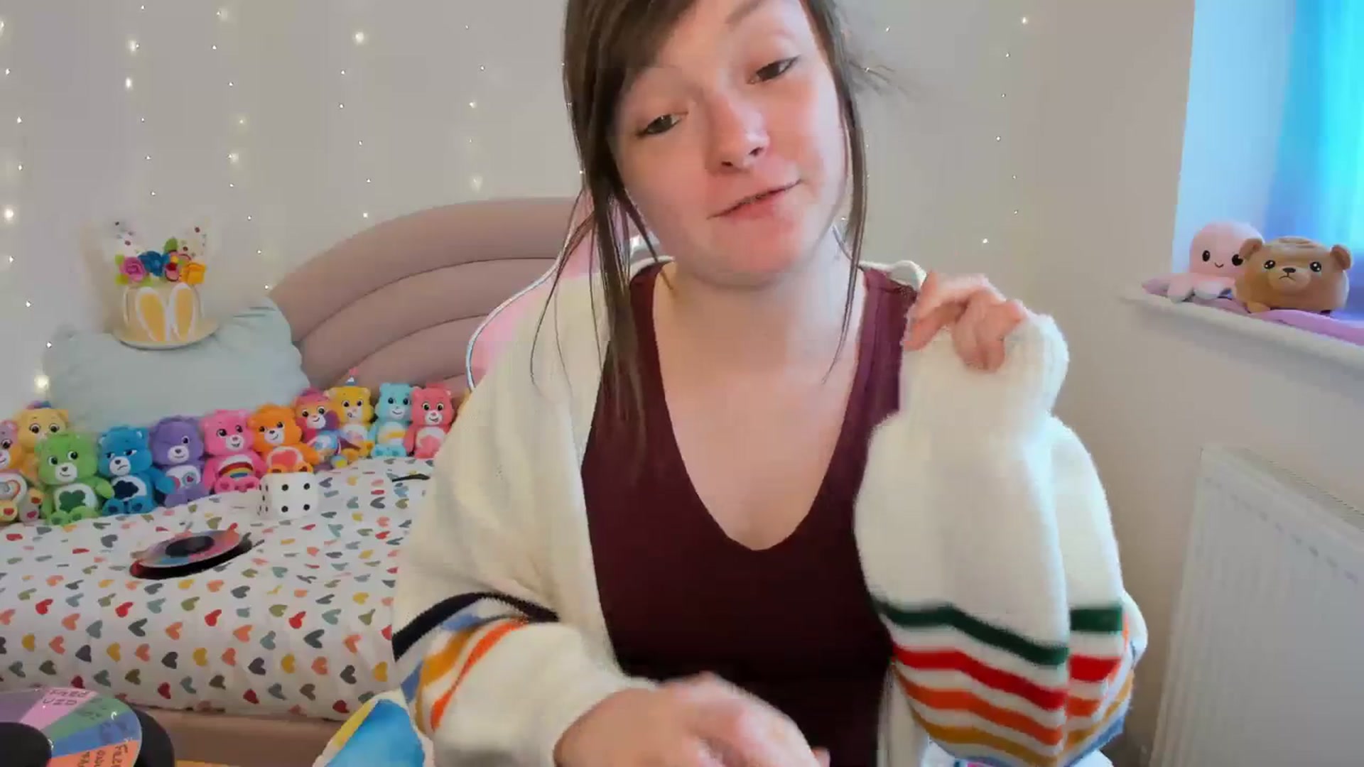 Gallery image thumbnail from JessieBear_'s myfreecams stream on, 03/28/2024, 17:53 image 3 of 20