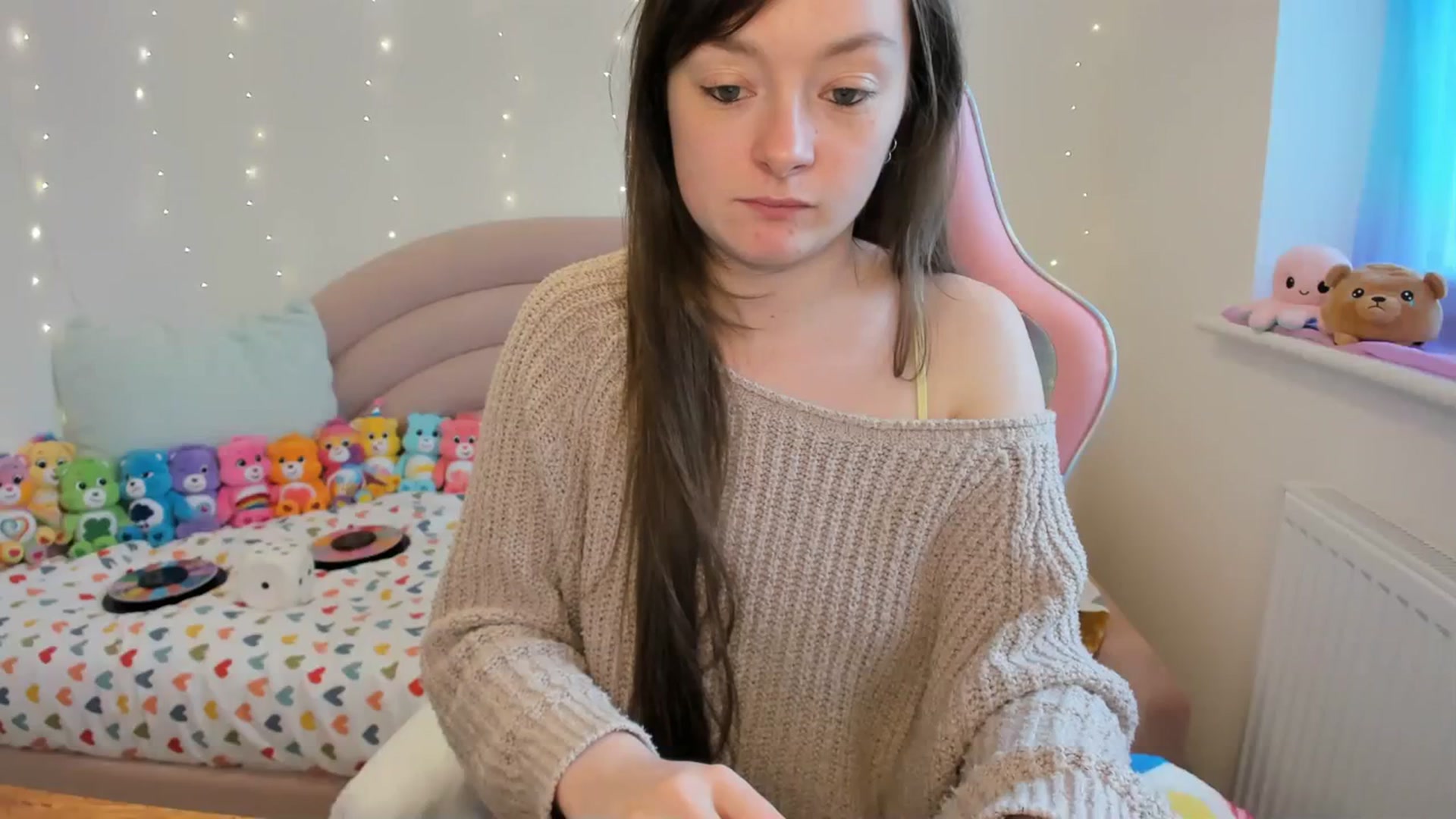 Gallery image thumbnail from JessieBear_'s myfreecams stream on, 04/02/2024, 15:15 image 6 of 20