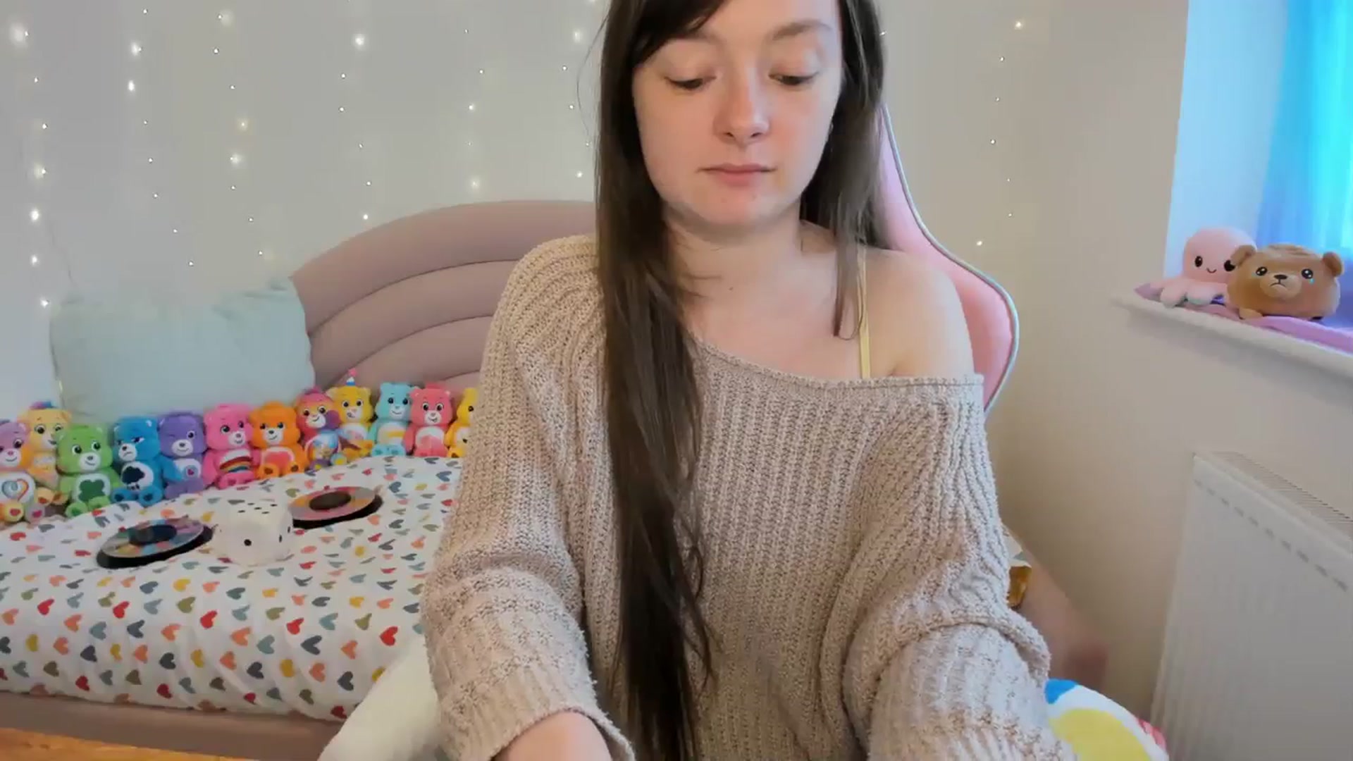 Gallery image thumbnail from JessieBear_'s myfreecams stream on, 04/02/2024, 15:15 image 10 of 20