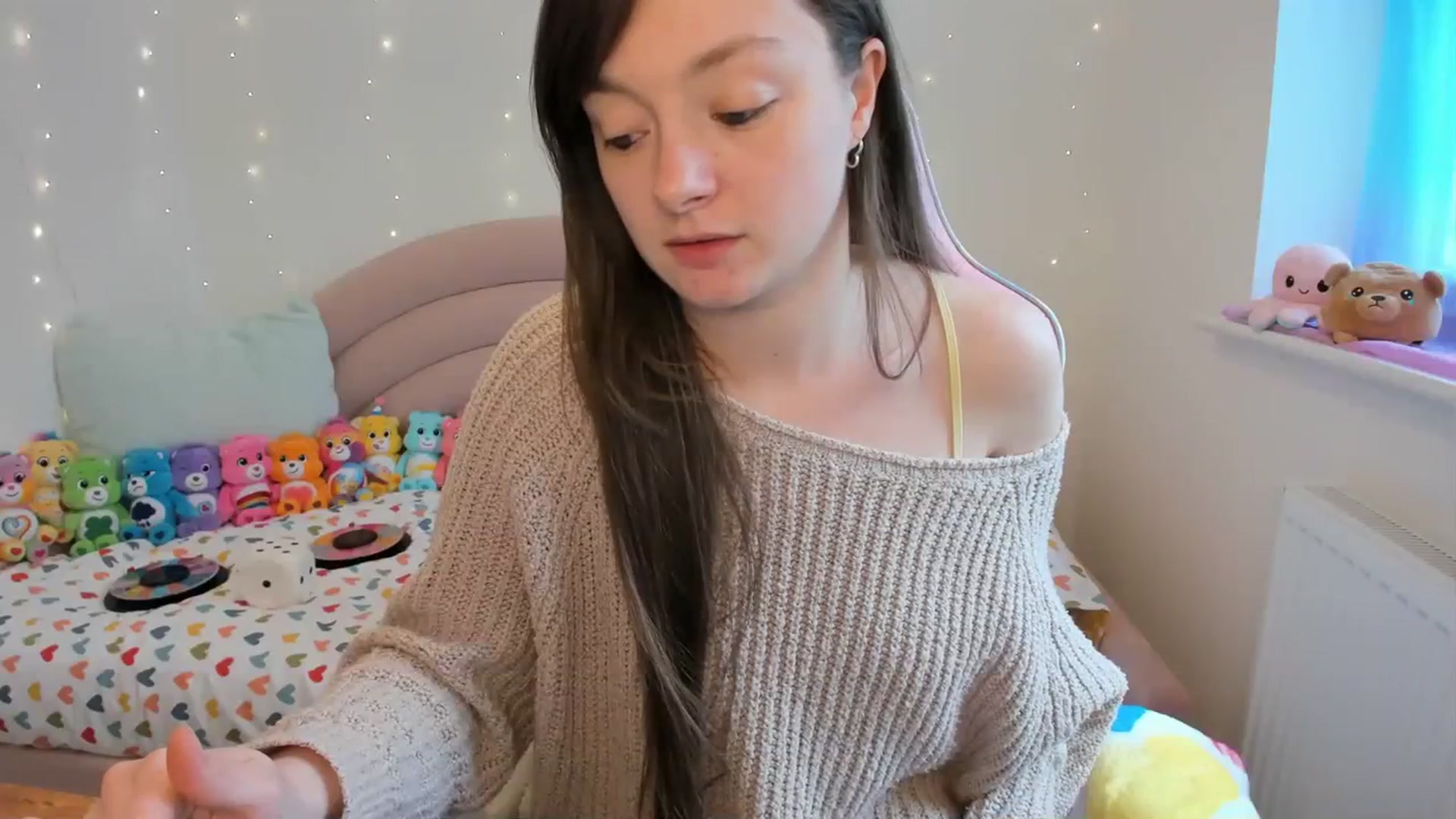 Gallery image thumbnail from JessieBear_'s myfreecams stream on, 04/02/2024, 15:15 image 14 of 20