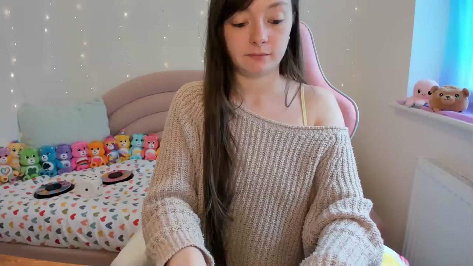 Gallery image thumbnail from JessieBear_'s myfreecams stream on, 04/02/2024, 15:15 image 20 of 20