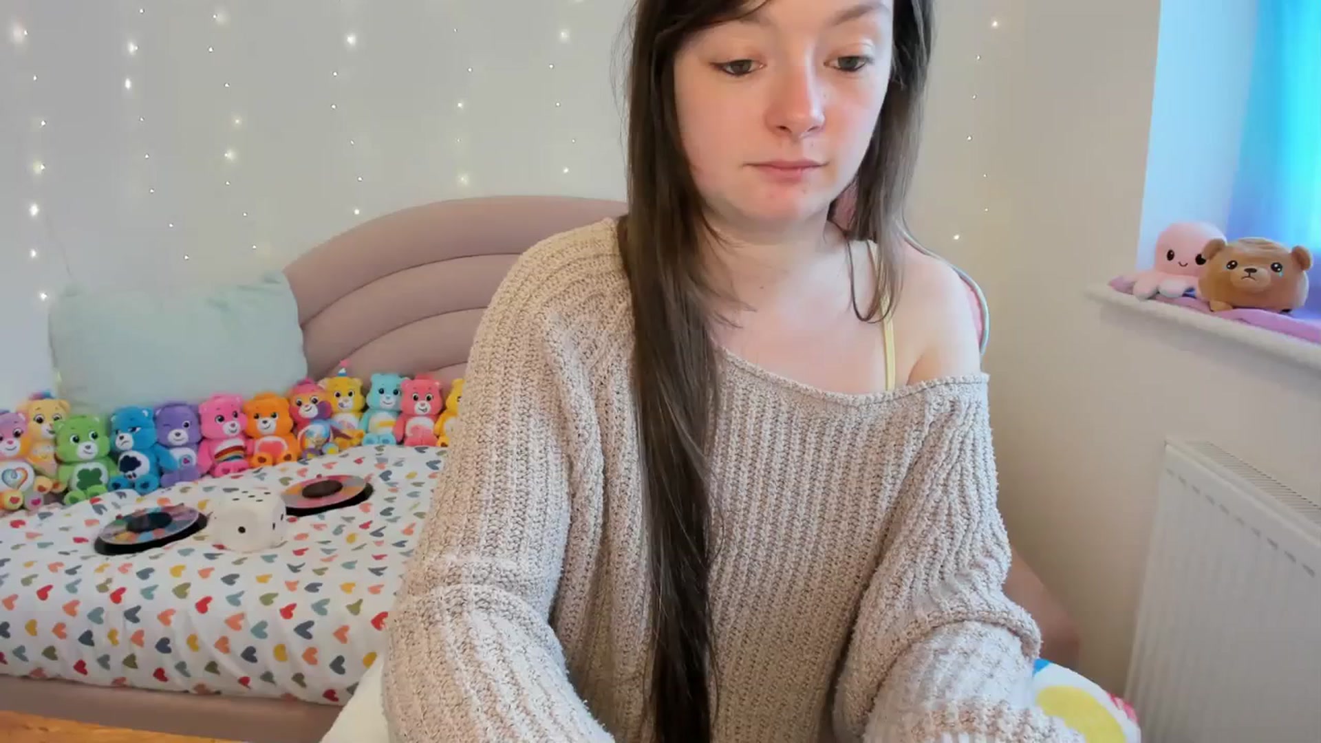 Gallery image thumbnail from JessieBear_'s myfreecams stream on, 04/02/2024, 15:15 image 1 of 20