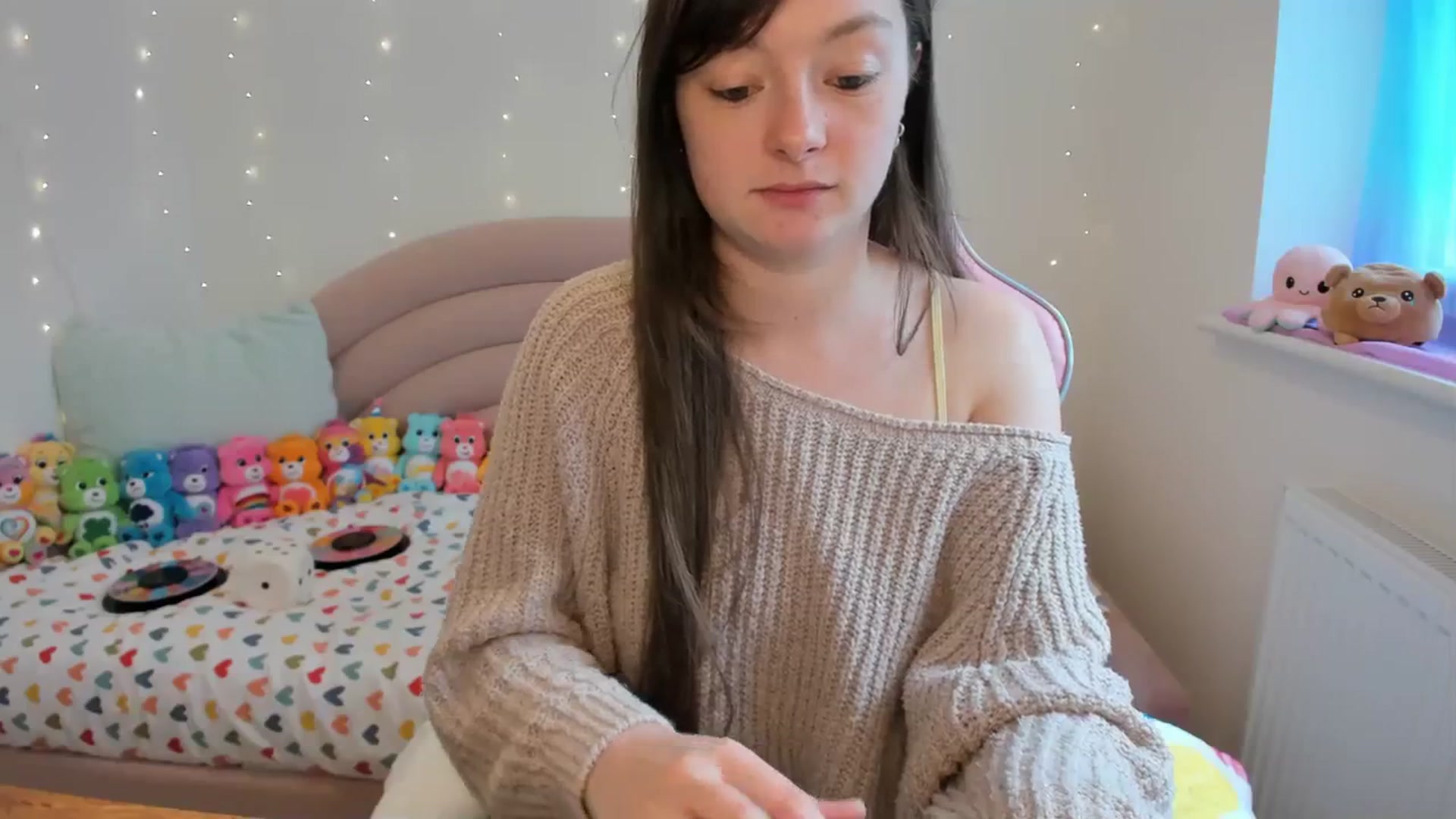 Gallery image thumbnail from JessieBear_'s myfreecams stream on, 04/02/2024, 15:15 image 16 of 20