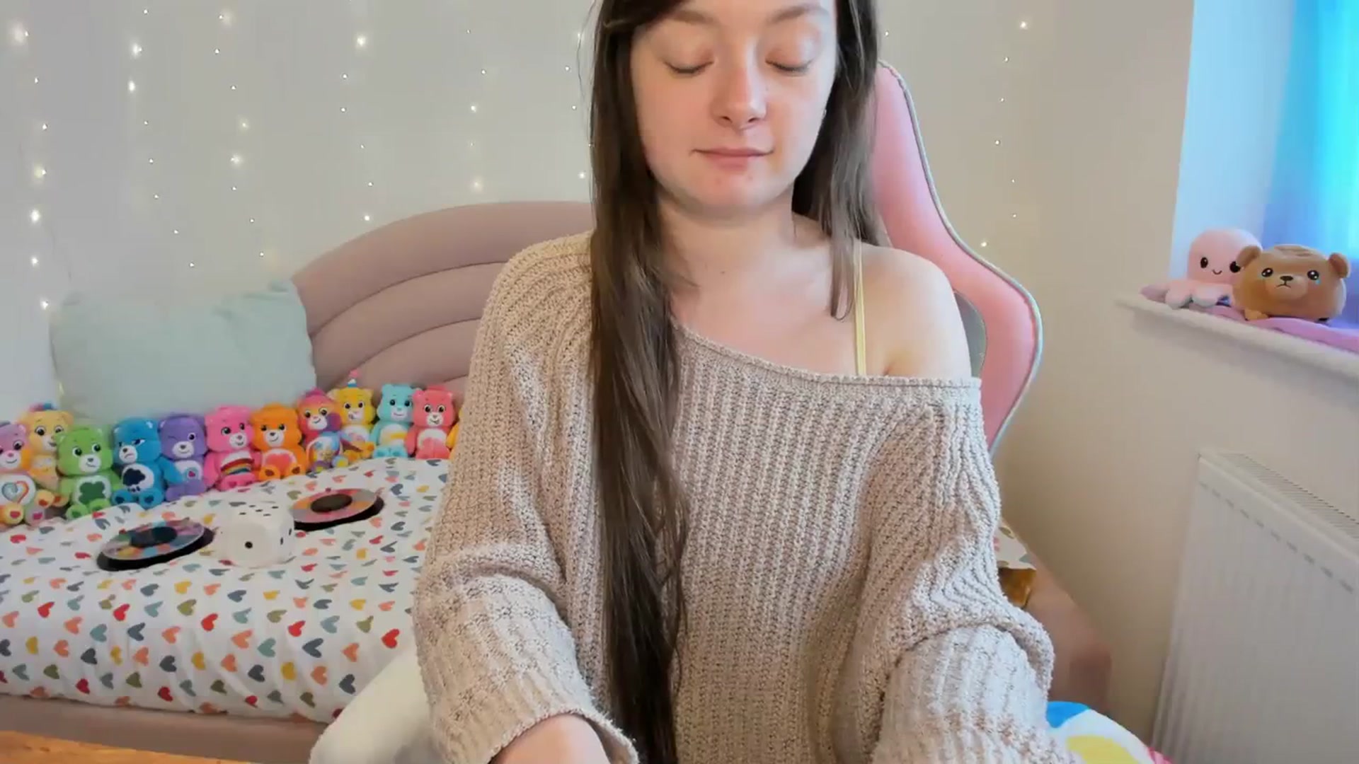 Gallery image thumbnail from JessieBear_'s myfreecams stream on, 04/02/2024, 15:15 image 3 of 20