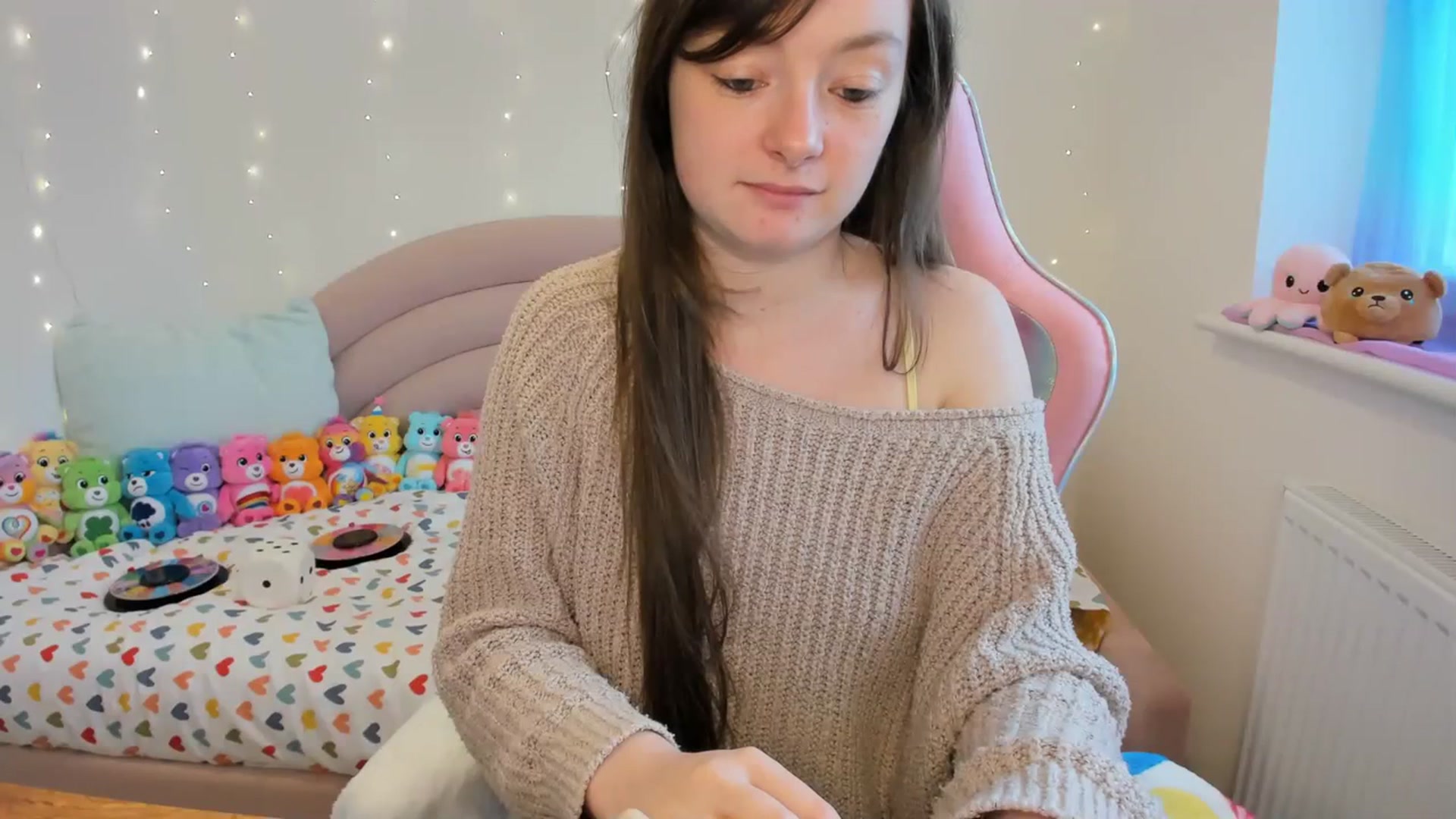 Gallery image thumbnail from JessieBear_'s myfreecams stream on, 04/02/2024, 15:15 image 8 of 20