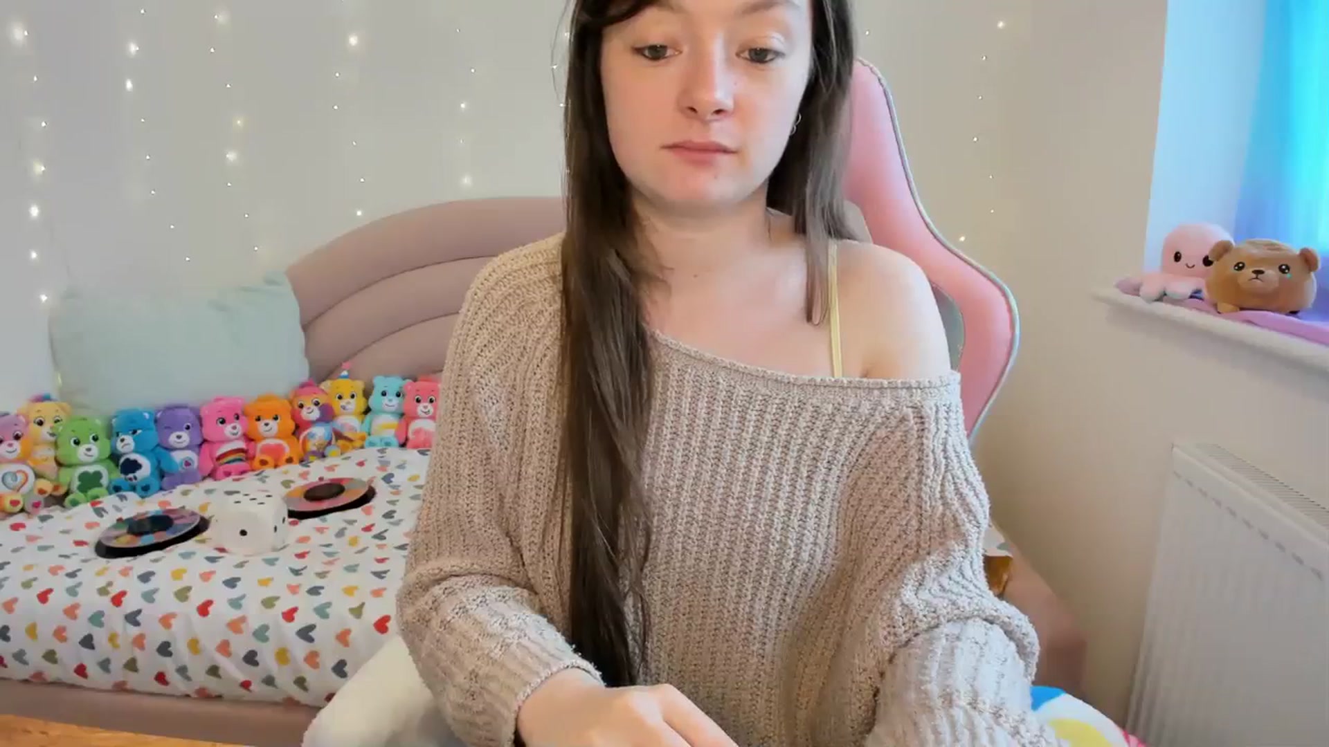 Gallery image thumbnail from JessieBear_'s myfreecams stream on, 04/02/2024, 15:15 image 4 of 20