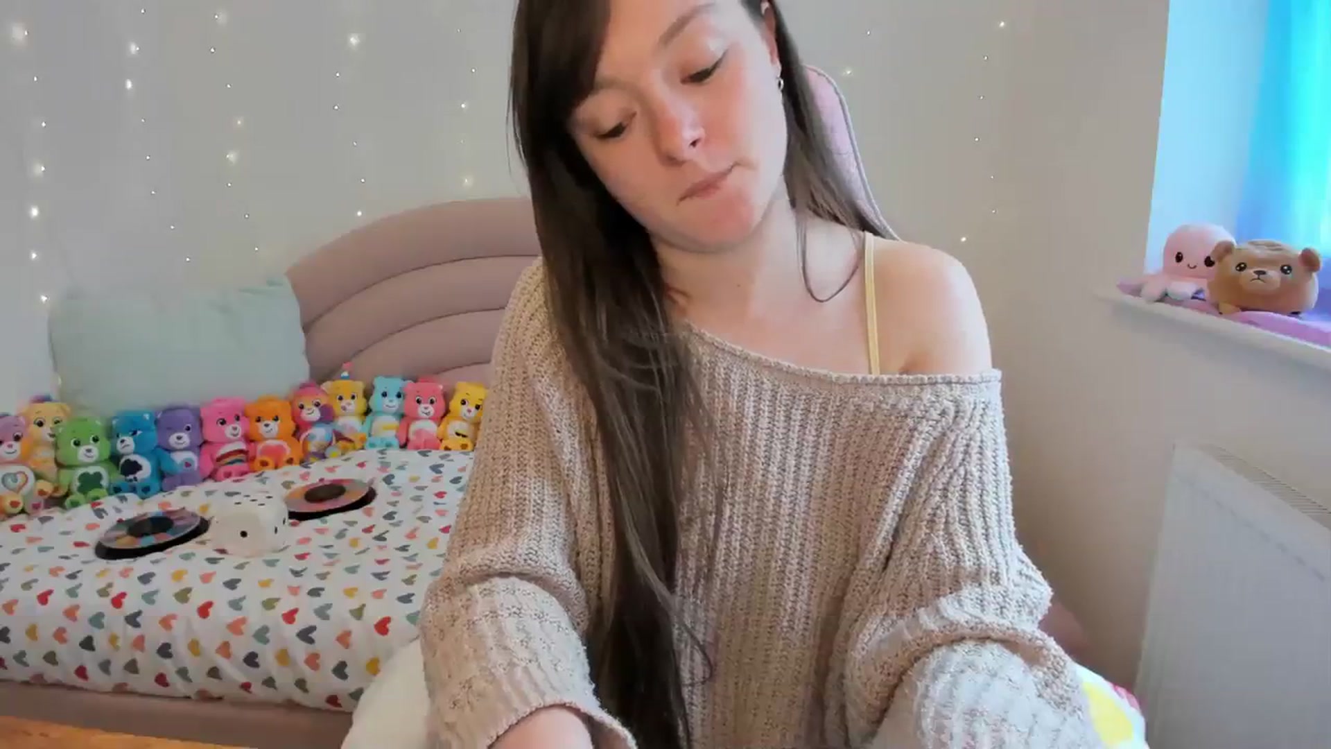 Gallery image thumbnail from JessieBear_'s myfreecams stream on, 04/02/2024, 15:15 image 18 of 20