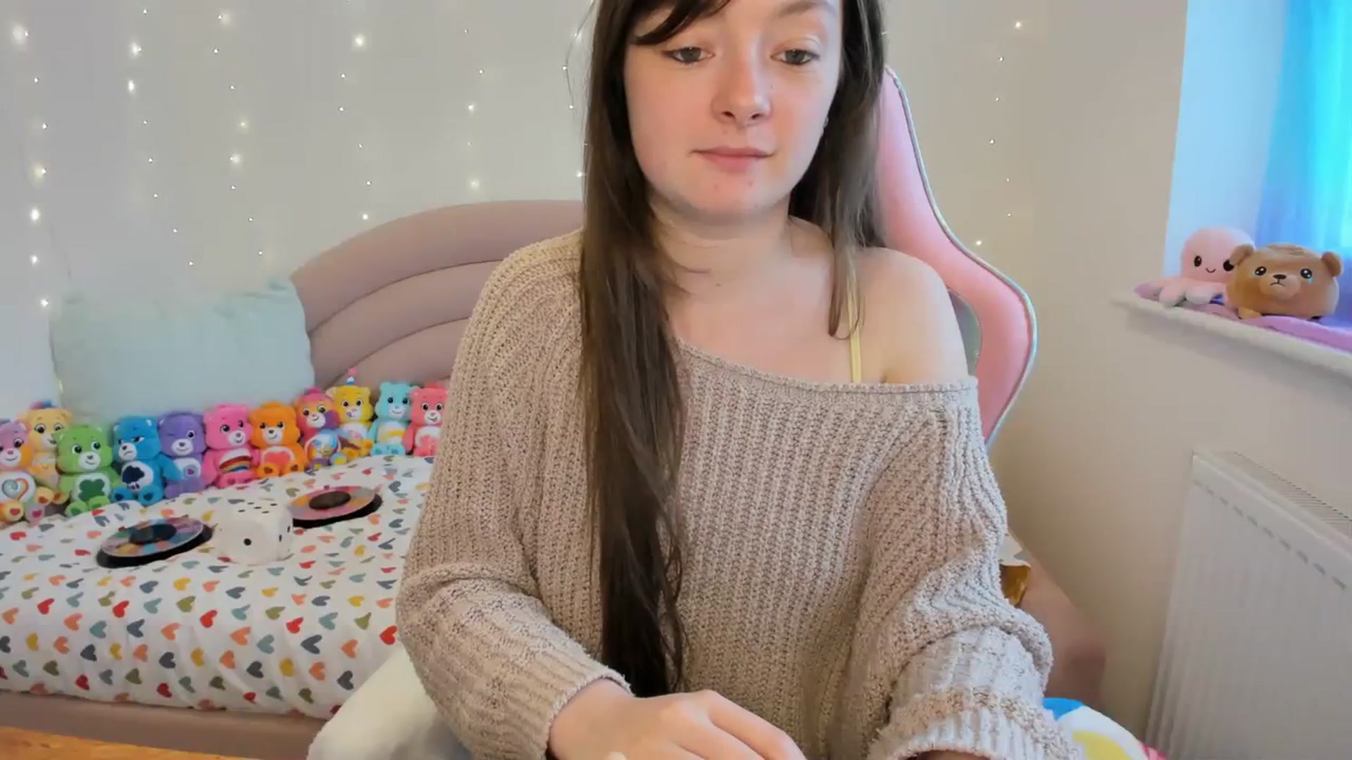Gallery image thumbnail from JessieBear_'s myfreecams stream on, 04/02/2024, 15:15 image 9 of 20
