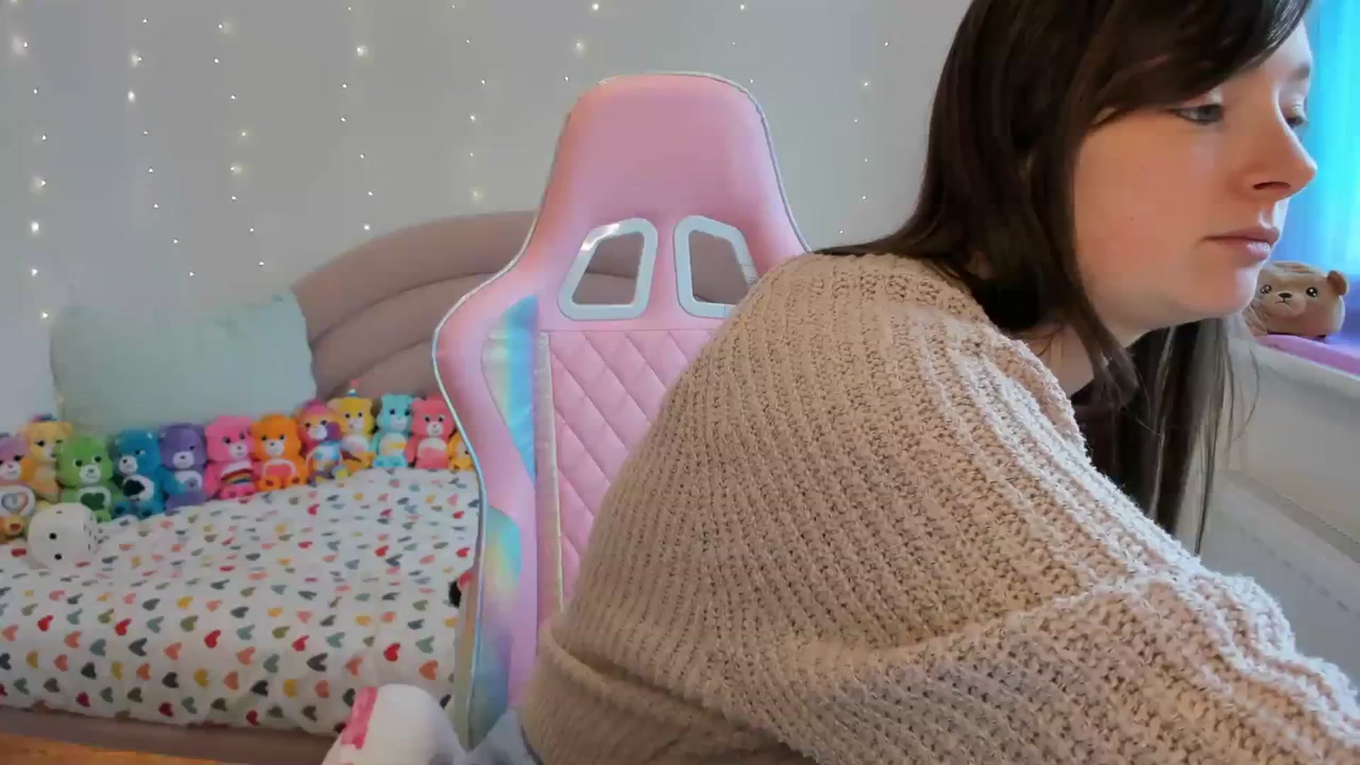 Gallery image thumbnail from JessieBear_'s myfreecams stream on, 04/02/2024, 17:16 image 3 of 20