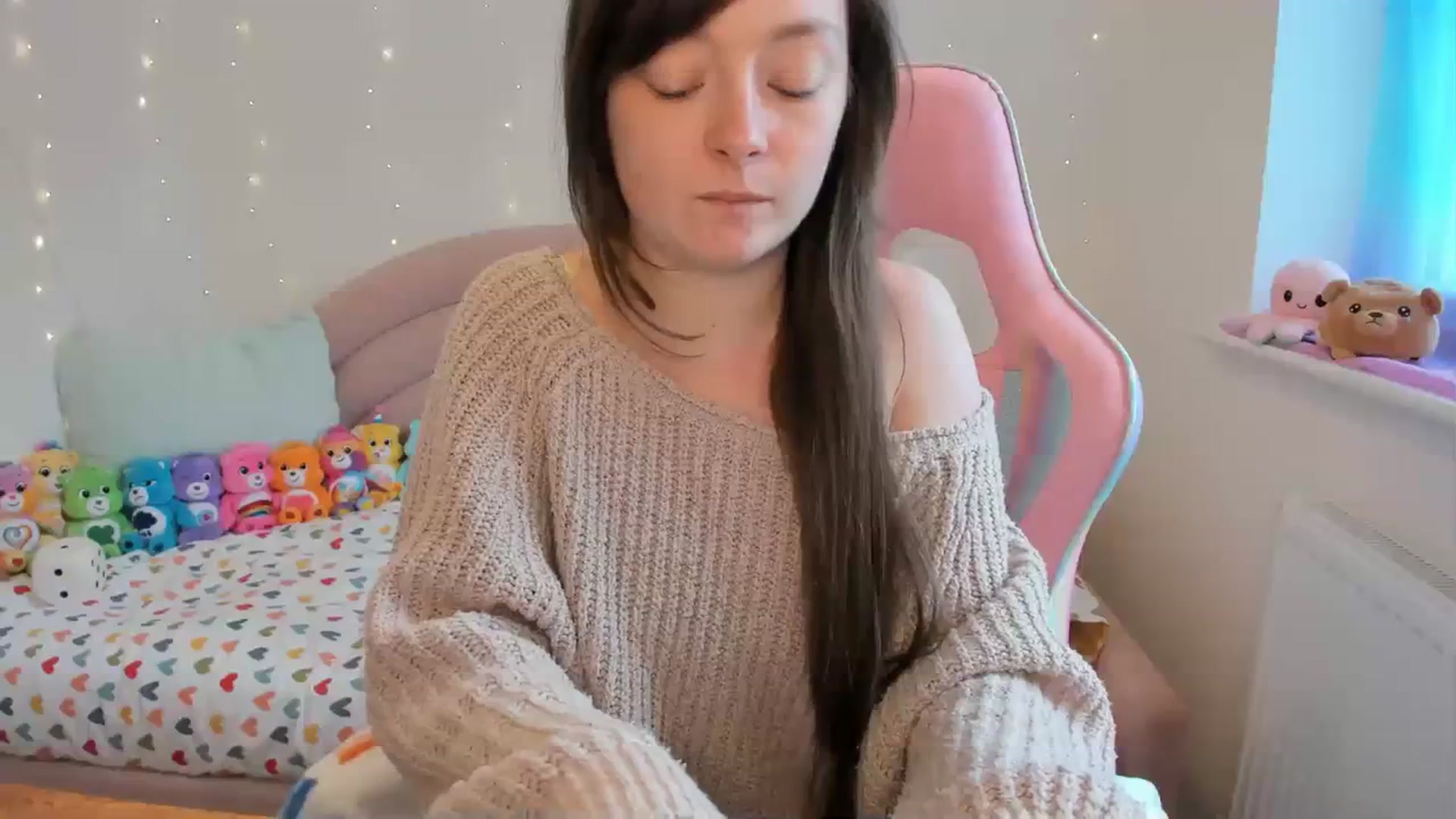 Gallery image thumbnail from JessieBear_'s myfreecams stream on, 04/02/2024, 17:16 image 7 of 20