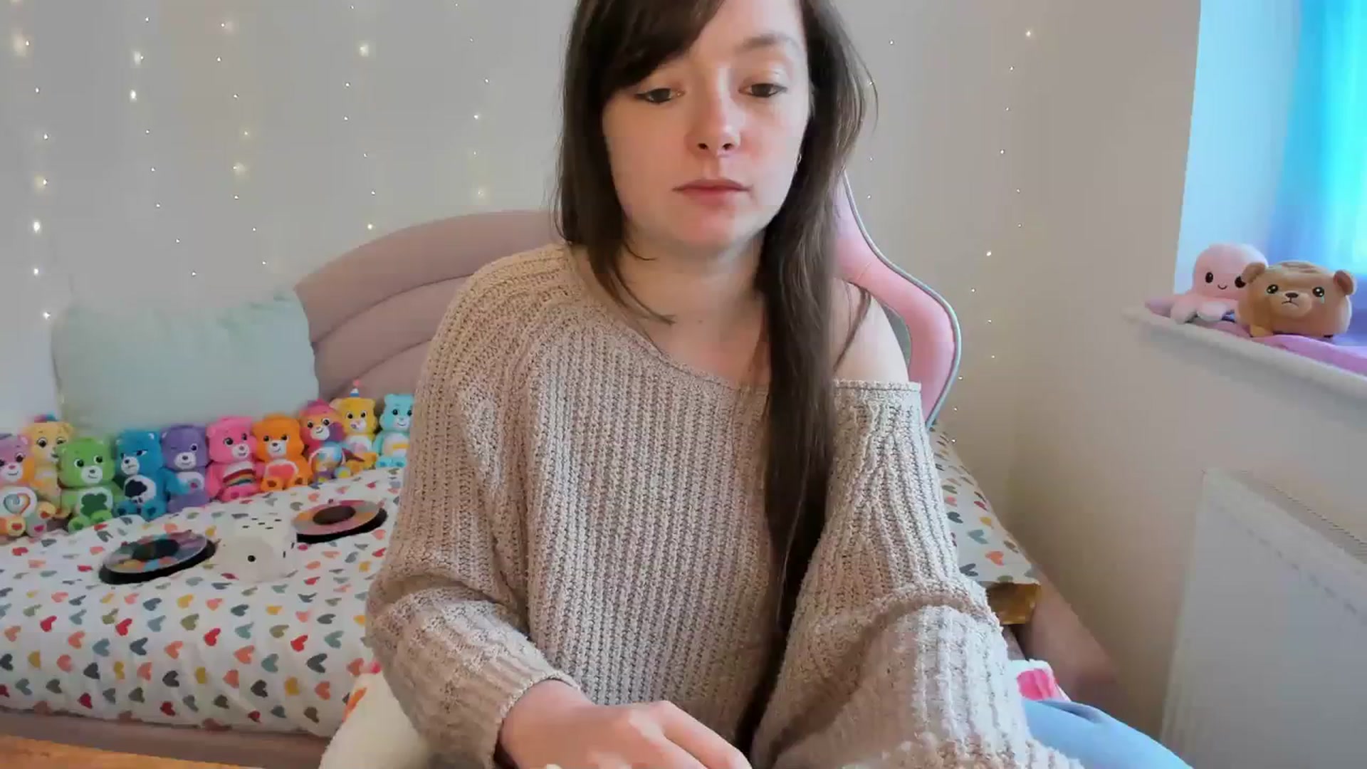 Gallery image thumbnail from JessieBear_'s myfreecams stream on, 04/02/2024, 17:16 image 1 of 20