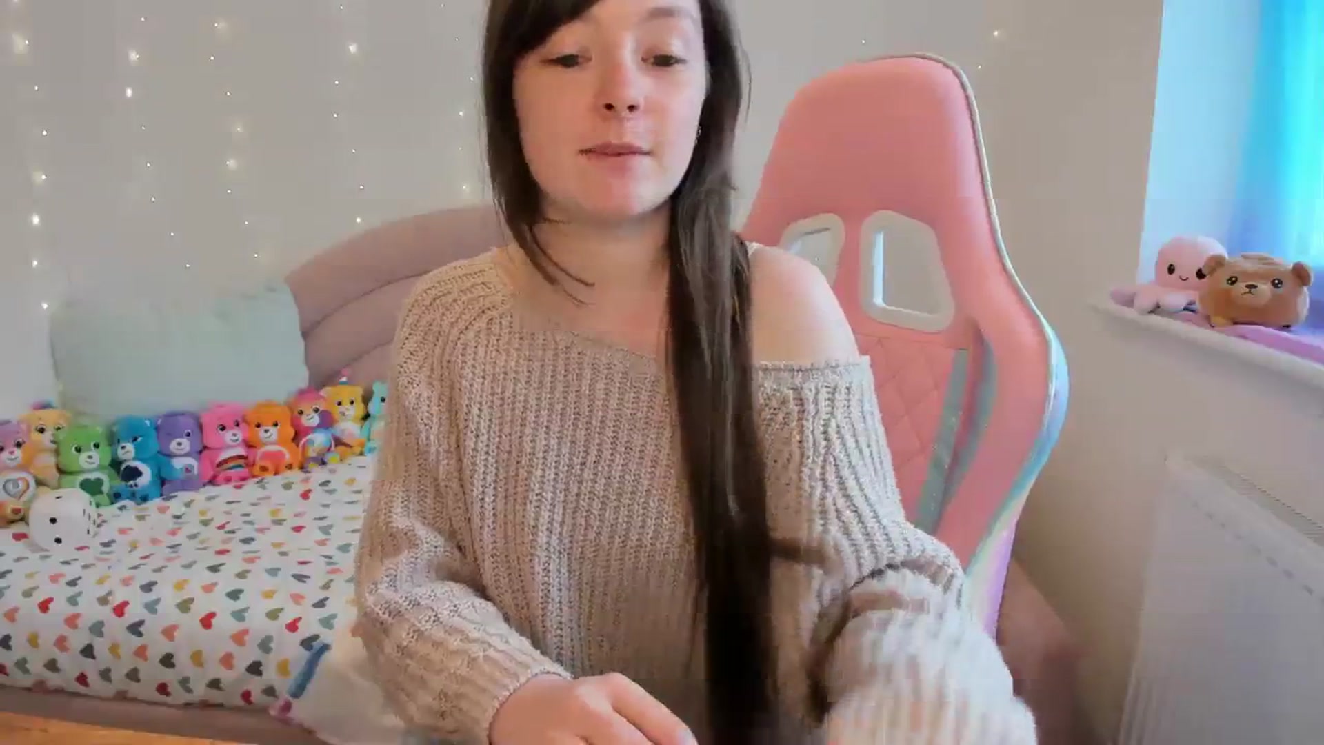 Gallery image thumbnail from JessieBear_'s myfreecams stream on, 04/02/2024, 17:16 image 9 of 20
