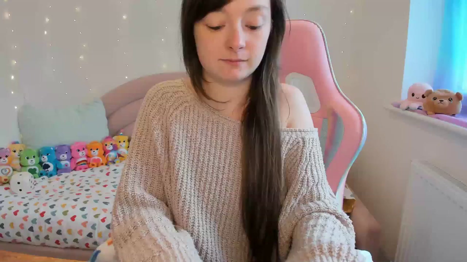 Gallery image thumbnail from JessieBear_'s myfreecams stream on, 04/02/2024, 17:16 image 8 of 20