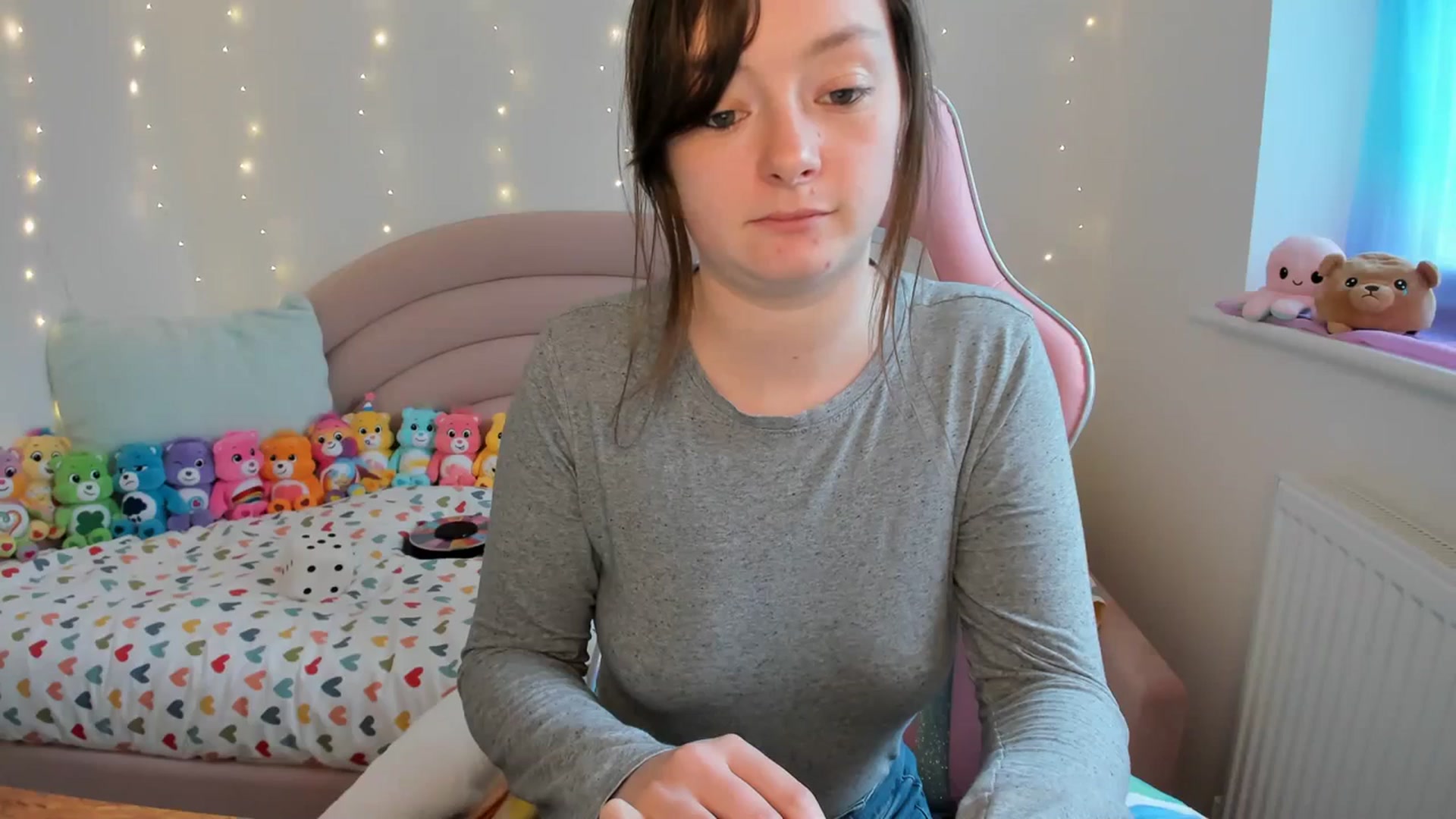 Gallery image thumbnail from JessieBear_'s myfreecams stream on, 04/04/2024, 17:15 image 18 of 20