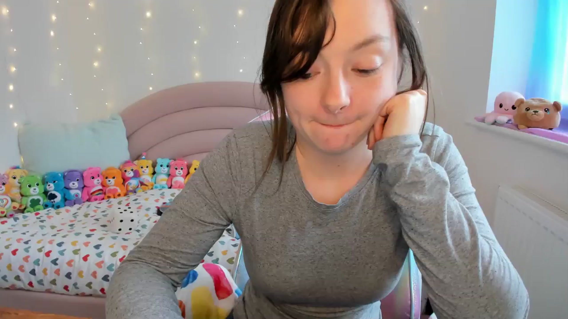Gallery image thumbnail from JessieBear_'s myfreecams stream on, 04/04/2024, 17:15 image 6 of 20
