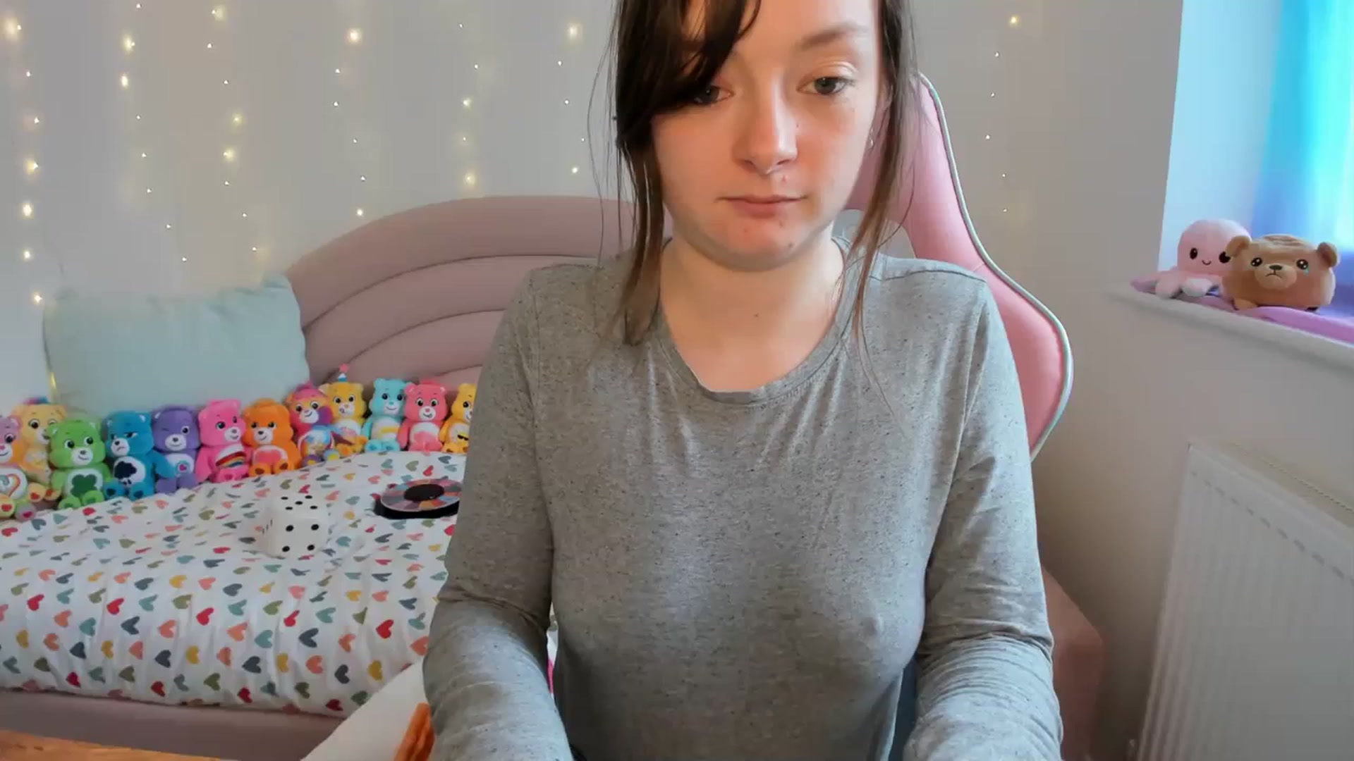 Gallery image thumbnail from JessieBear_'s myfreecams stream on, 04/04/2024, 17:15 image 13 of 20