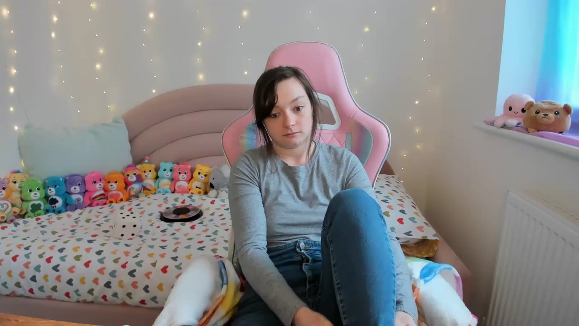 Gallery image thumbnail from JessieBear_'s myfreecams stream on, 04/04/2024, 17:15 image 15 of 20