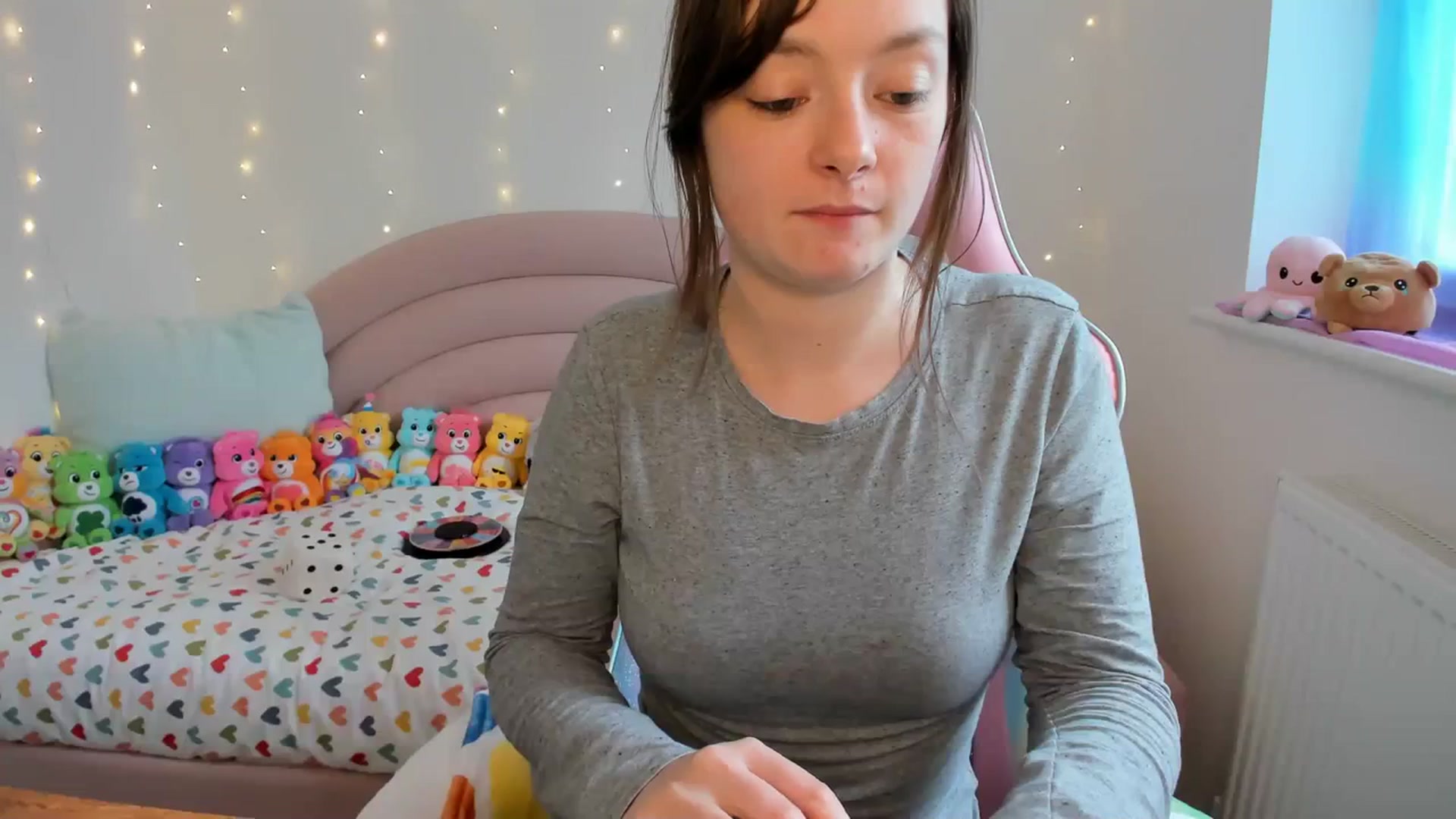 Gallery image thumbnail from JessieBear_'s myfreecams stream on, 04/04/2024, 17:15 image 7 of 20
