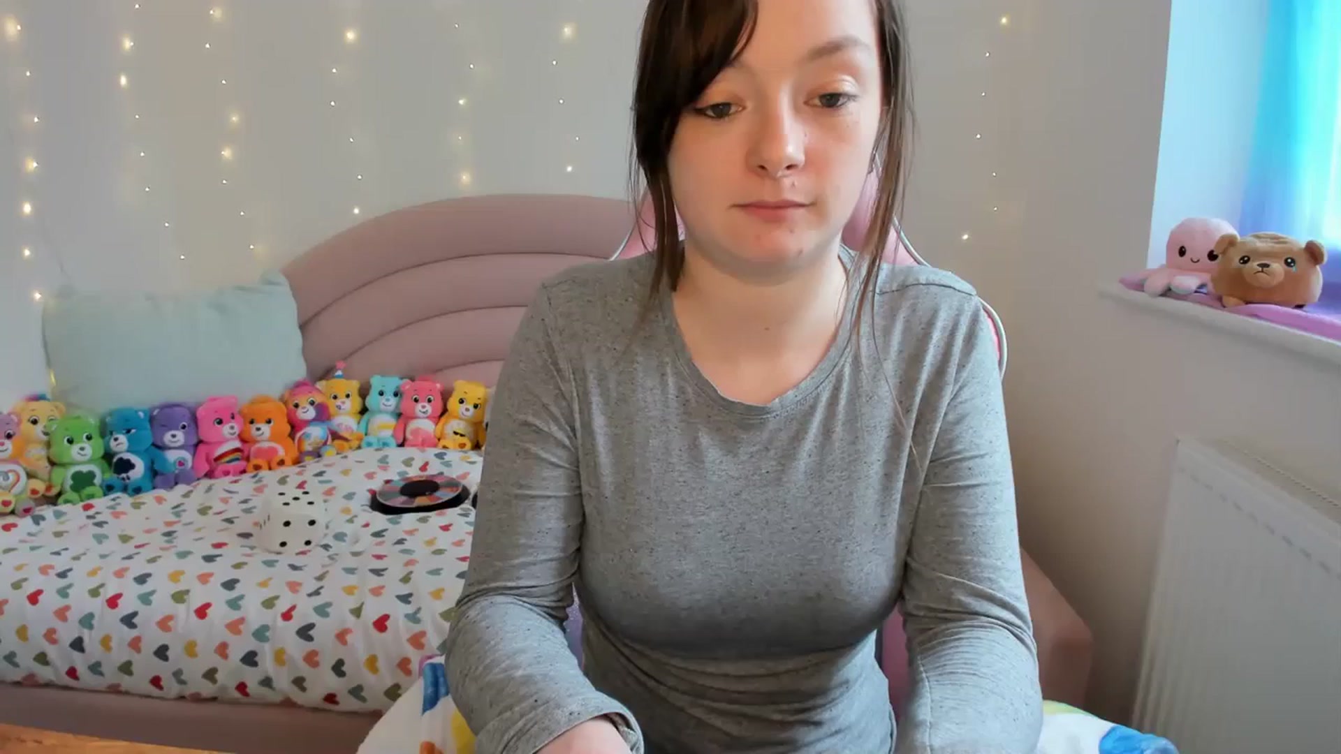 Gallery image thumbnail from JessieBear_'s myfreecams stream on, 04/04/2024, 17:15 image 2 of 20
