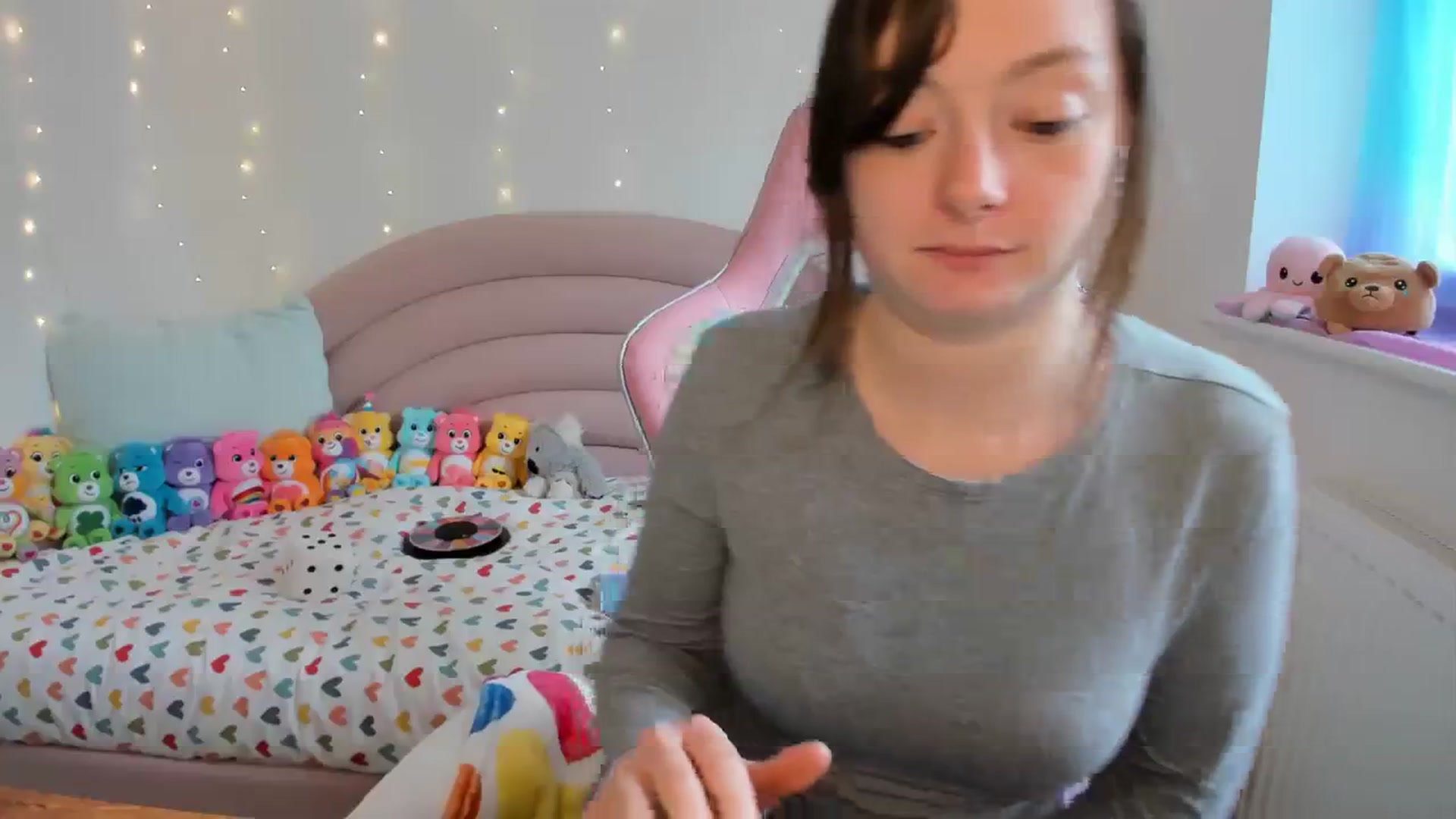 Gallery image thumbnail from JessieBear_'s myfreecams stream on, 04/04/2024, 17:15 image 9 of 20