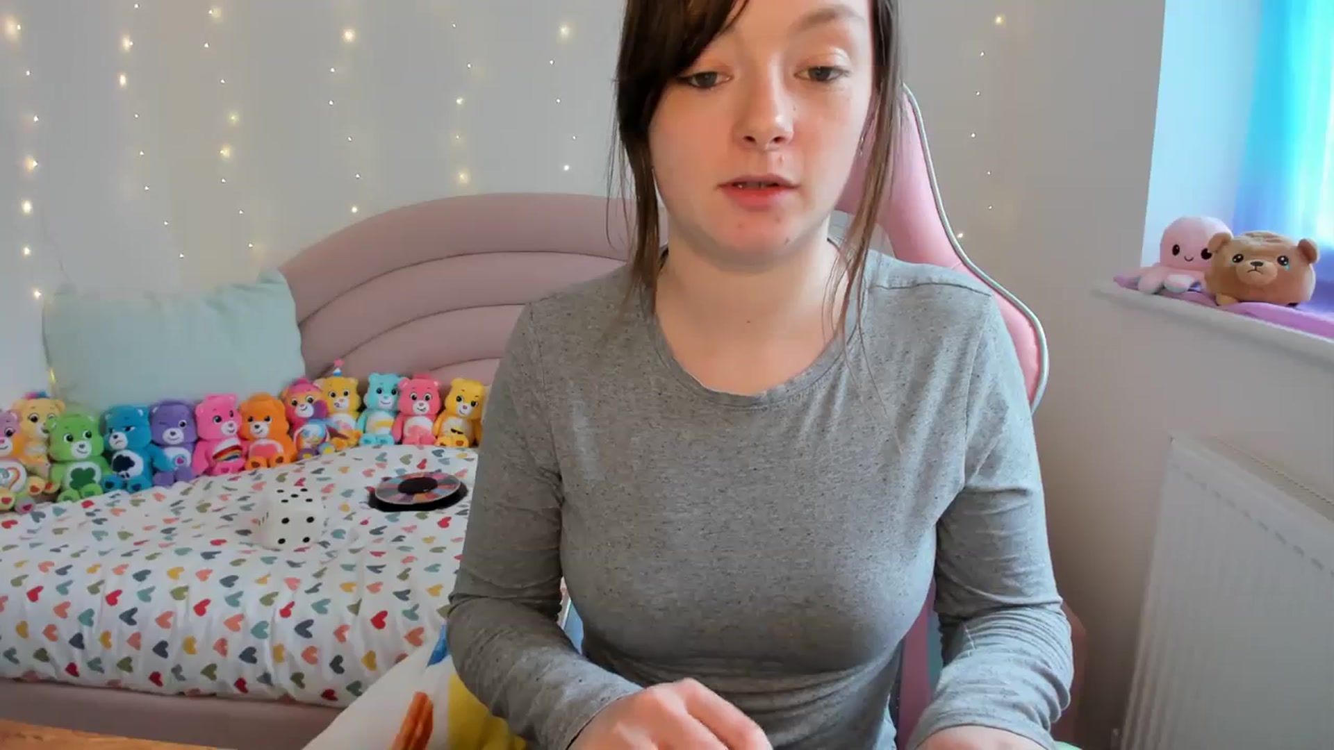 Gallery image thumbnail from JessieBear_'s myfreecams stream on, 04/04/2024, 17:15 image 4 of 20