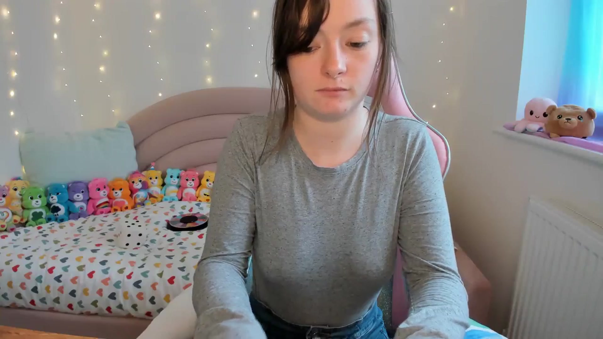 Gallery image thumbnail from JessieBear_'s myfreecams stream on, 04/04/2024, 17:15 image 17 of 20