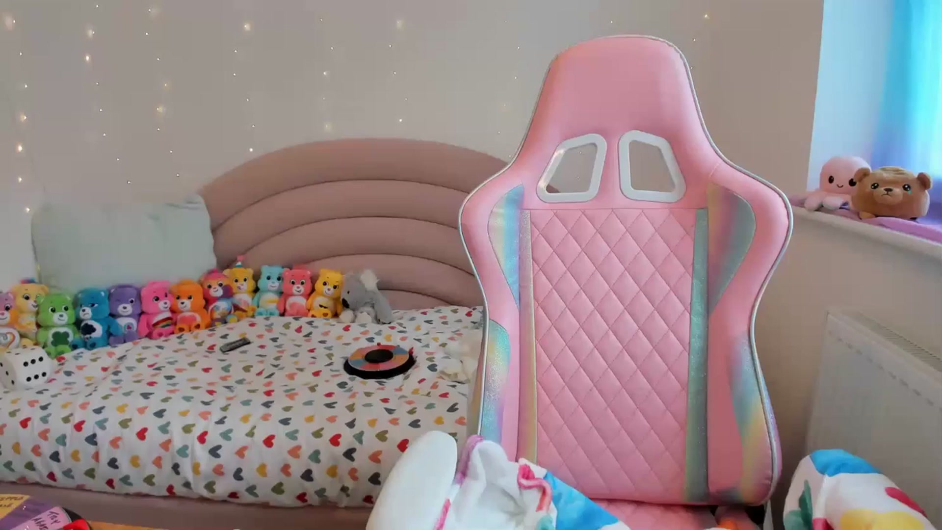 Gallery image thumbnail from JessieBear_'s myfreecams stream on, 04/05/2024, 14:14 image 15 of 20