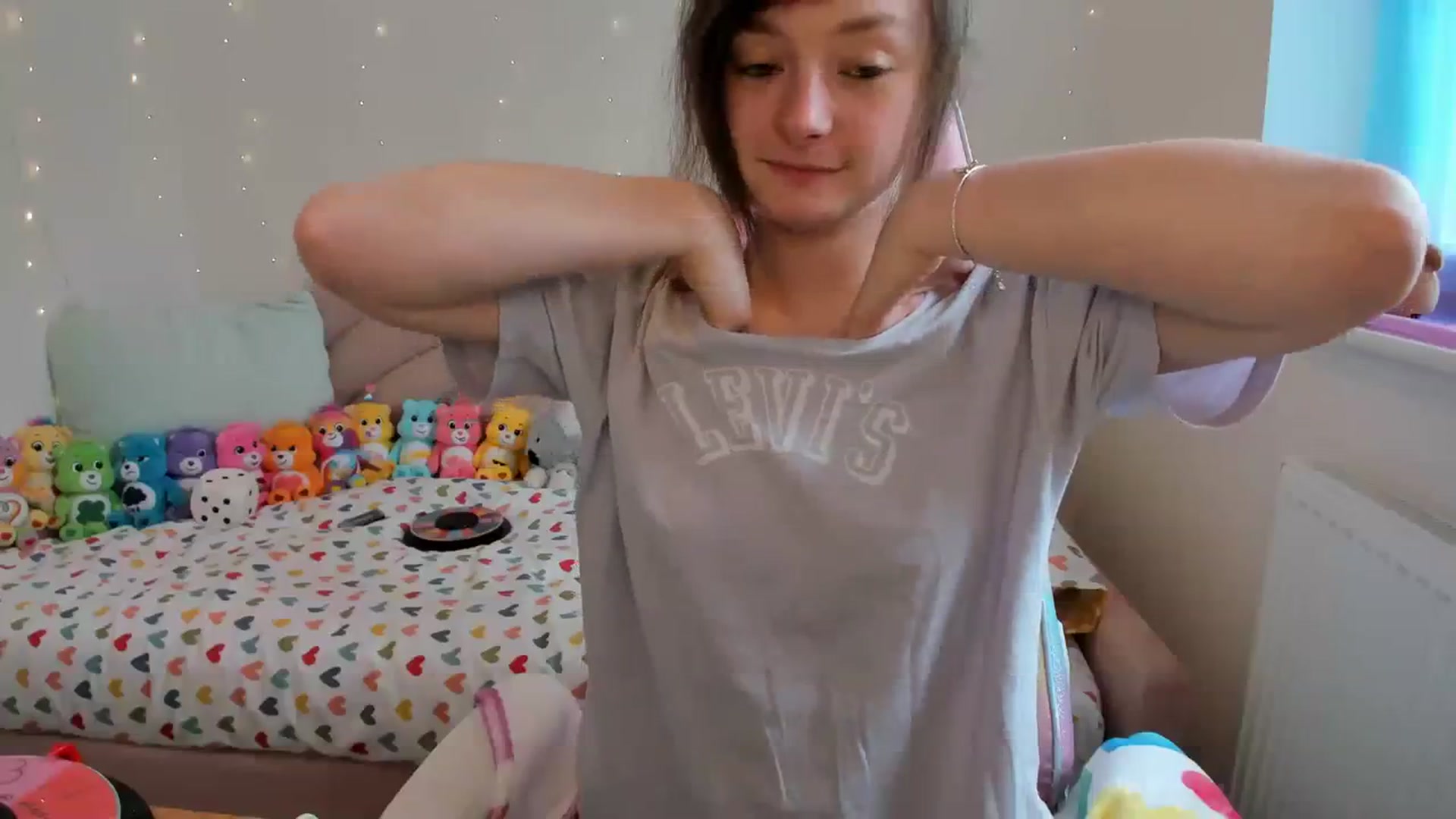Gallery image thumbnail from JessieBear_'s myfreecams stream on, 04/05/2024, 14:14 image 5 of 20